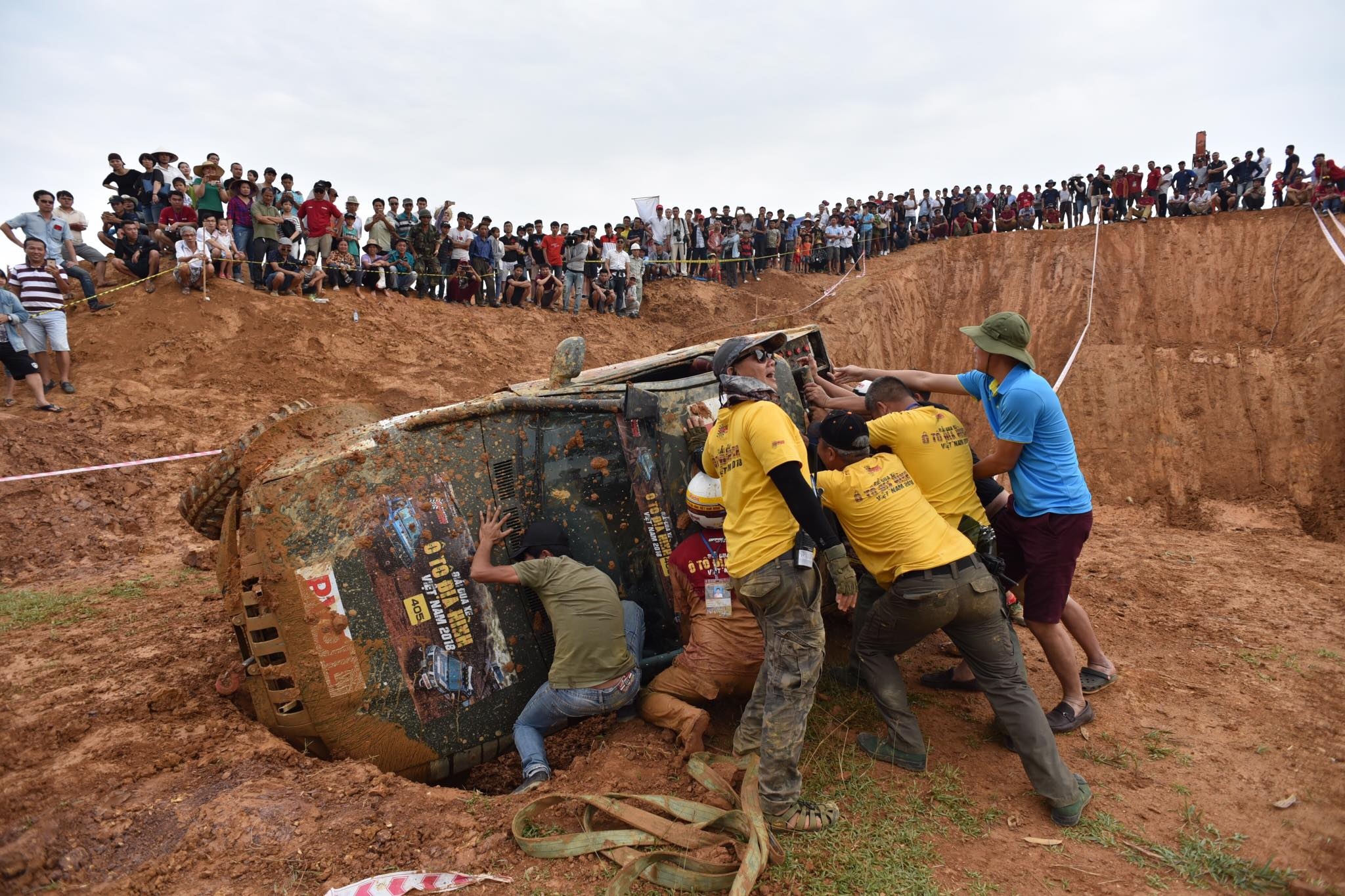 lat xe tai giai dua oto dia hinh anh 8