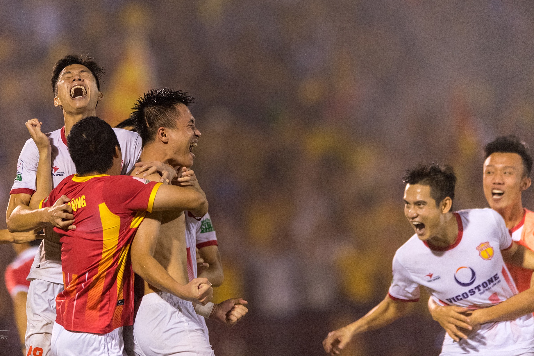 Khoanh khac an tuong trong tran play-off giua Nam Dinh va Ha Noi B hinh anh