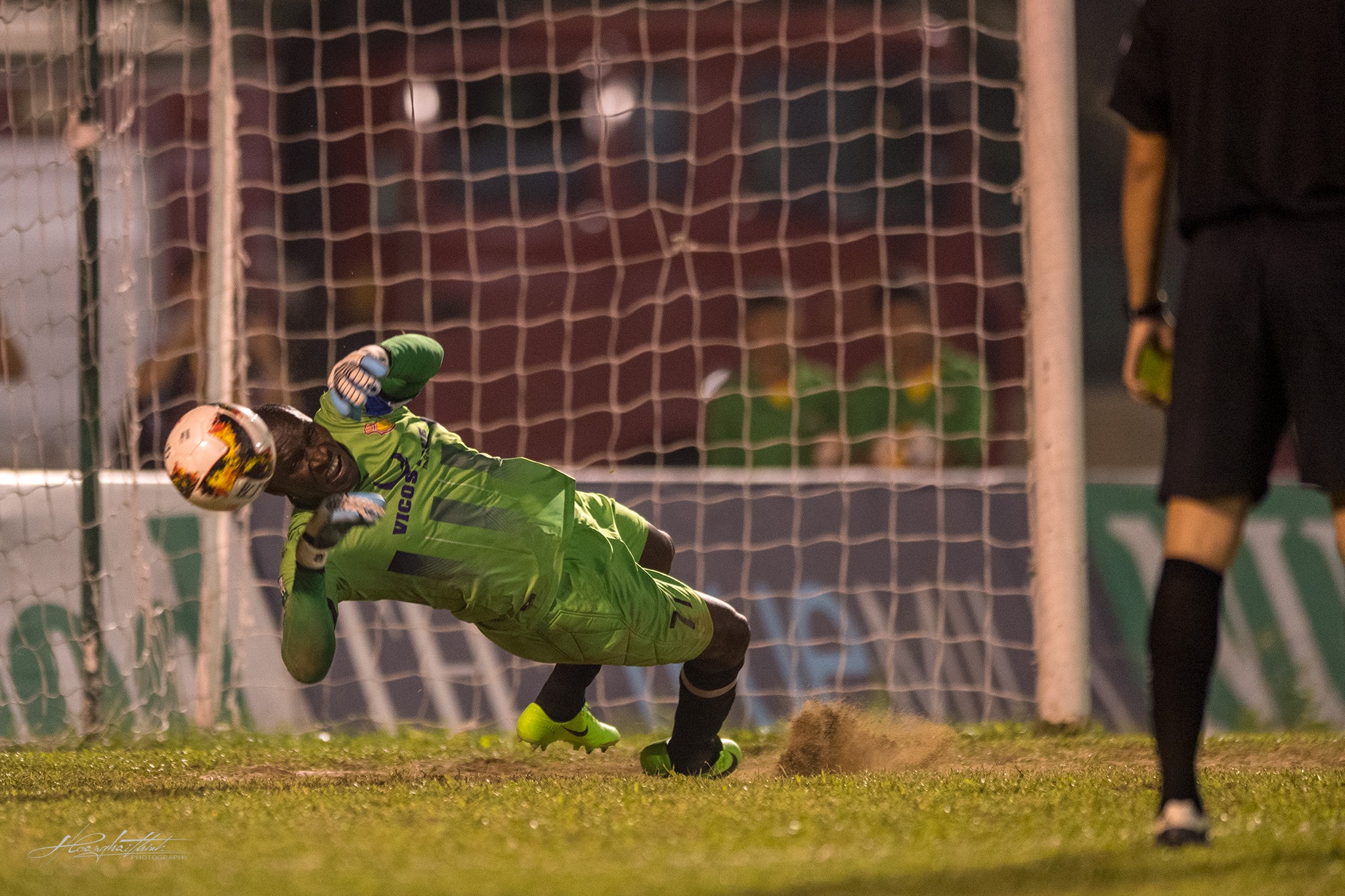 tran Play off anh 11