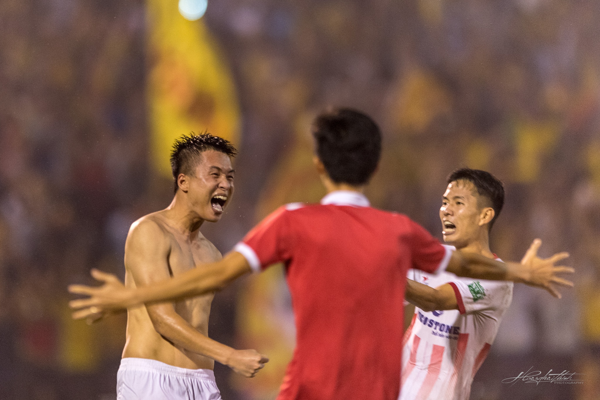 tran Play off anh 13