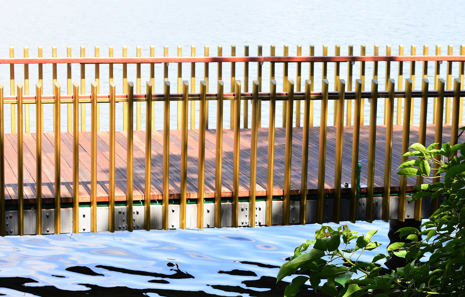 cau di bo bang go lim tren song Huong o Hue anh 5