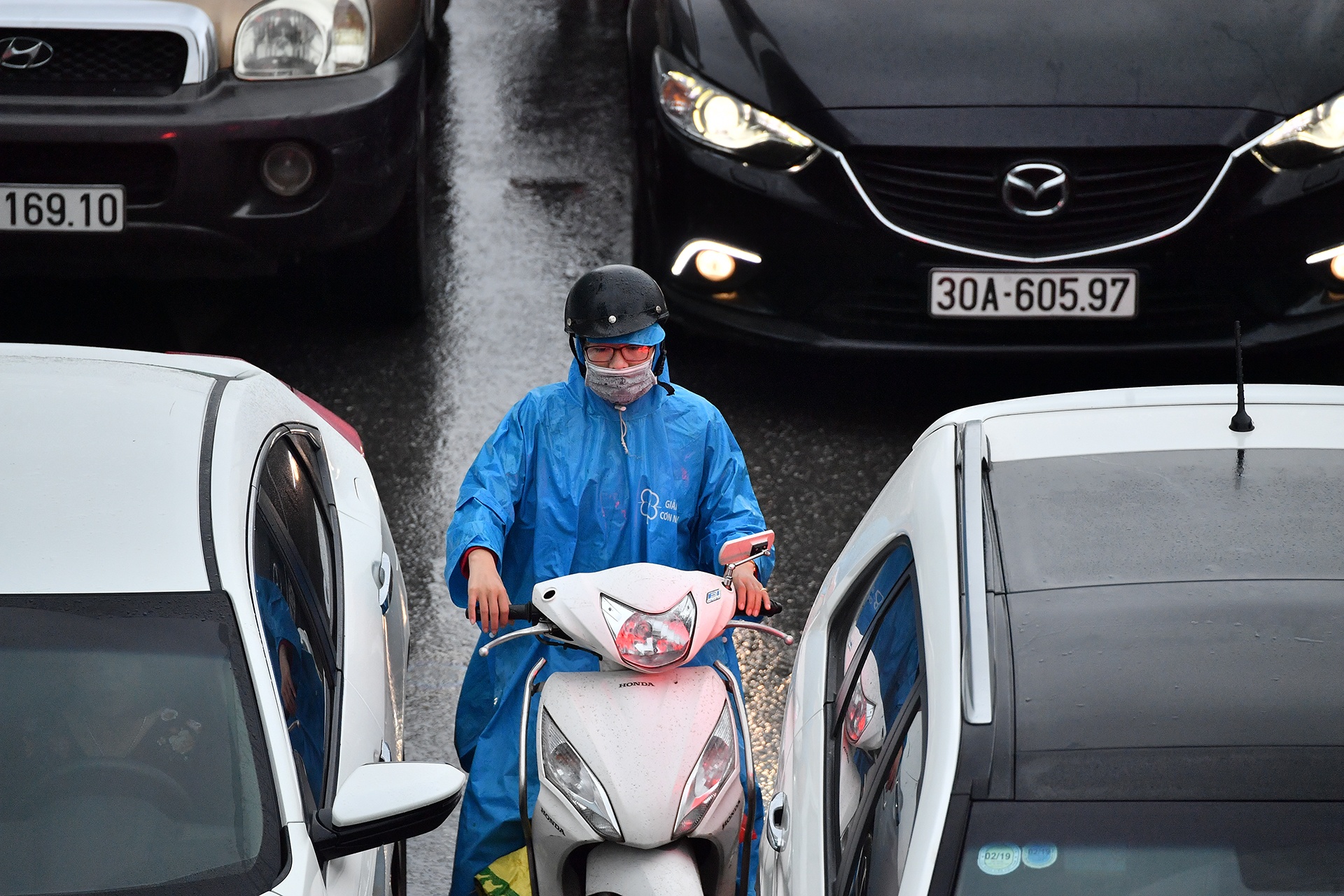 un tac trong mua ret anh 10