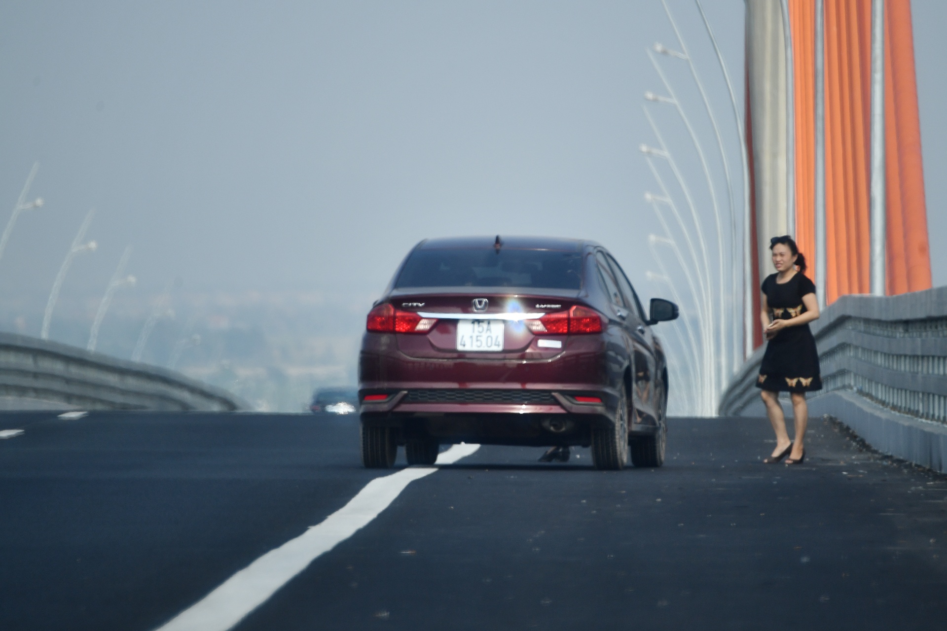 cau Bach Dang bi lun anh 2