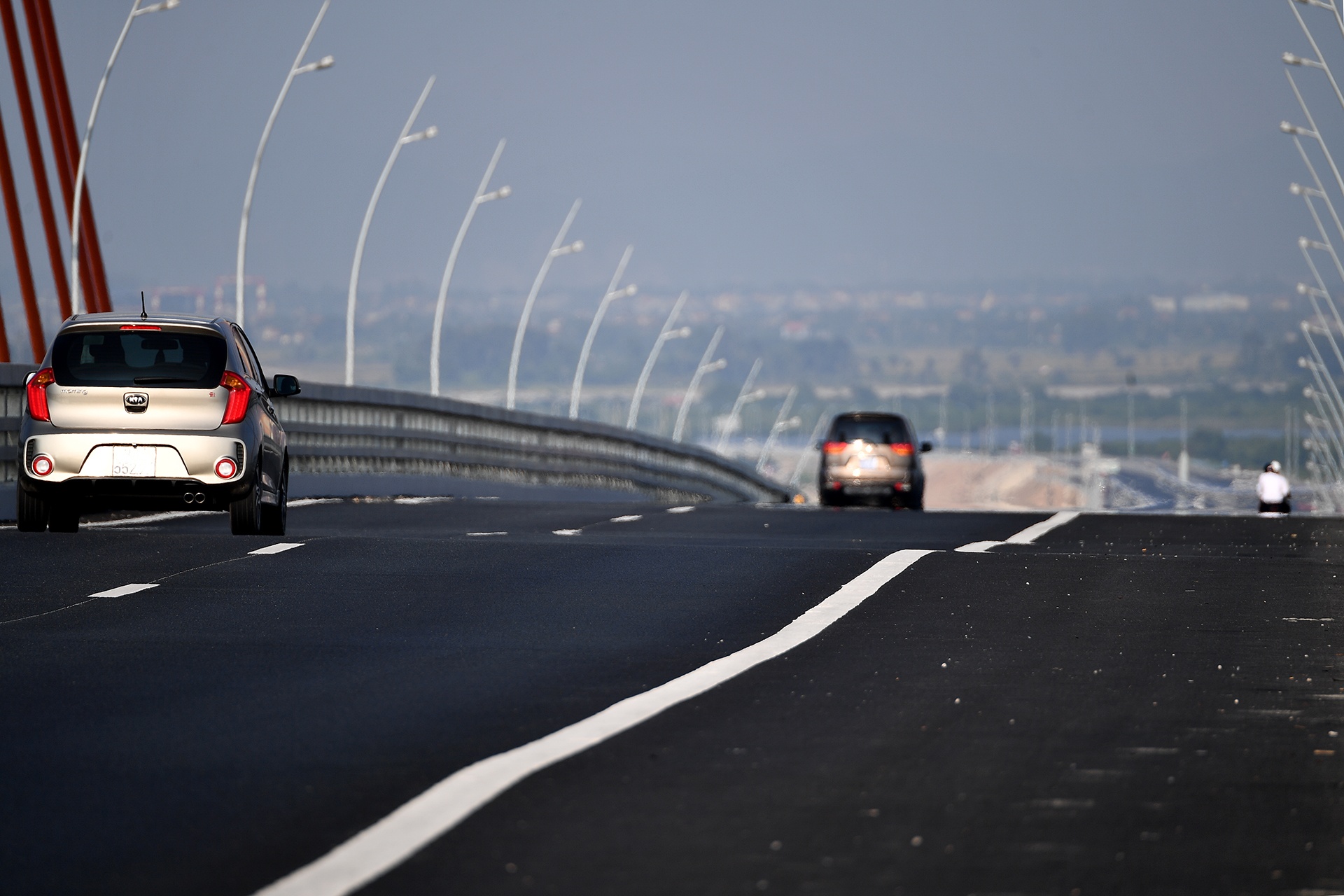 cau Bach Dang bi lun anh 11