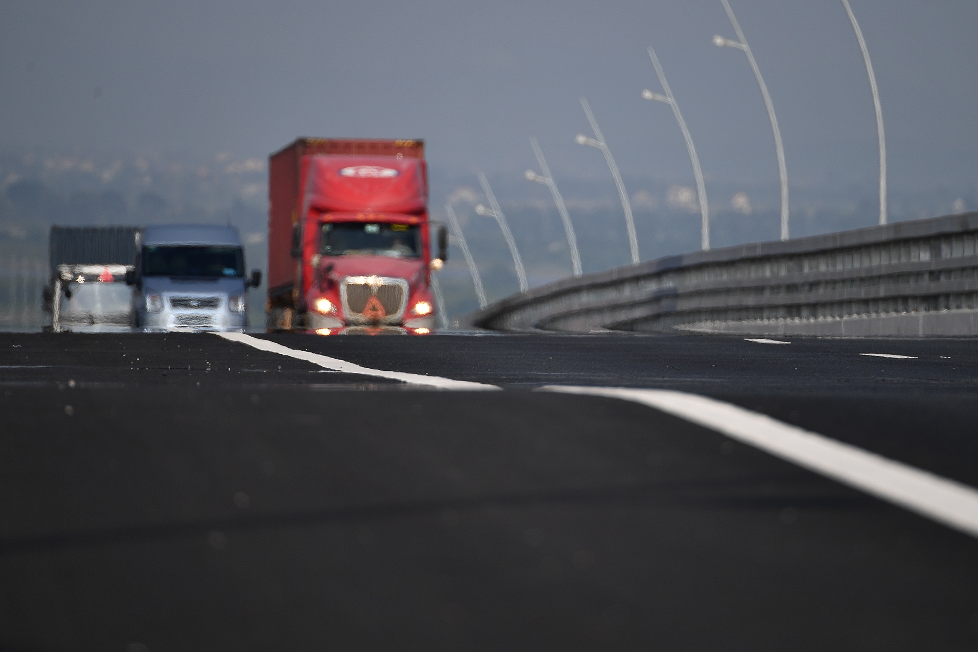 cau Bach Dang bi lun anh 9