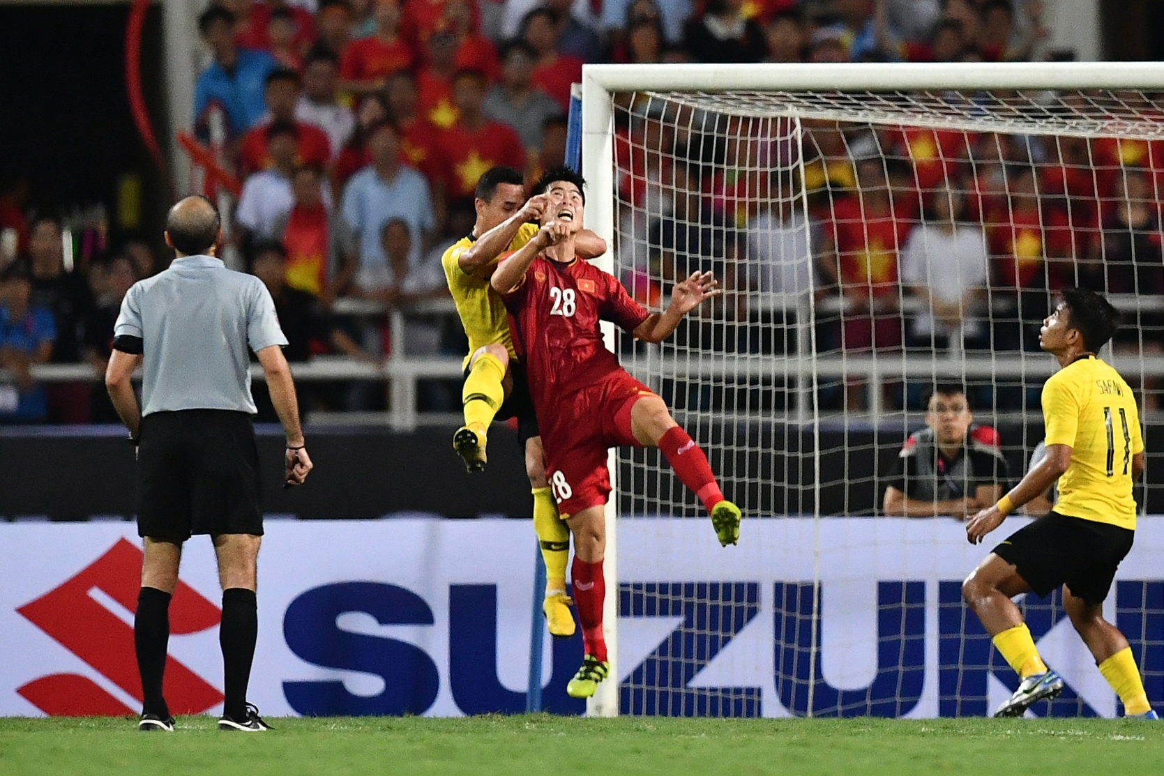 Tuyen Viet Nam gap tuyen Malaysia AFF Cup anh 8