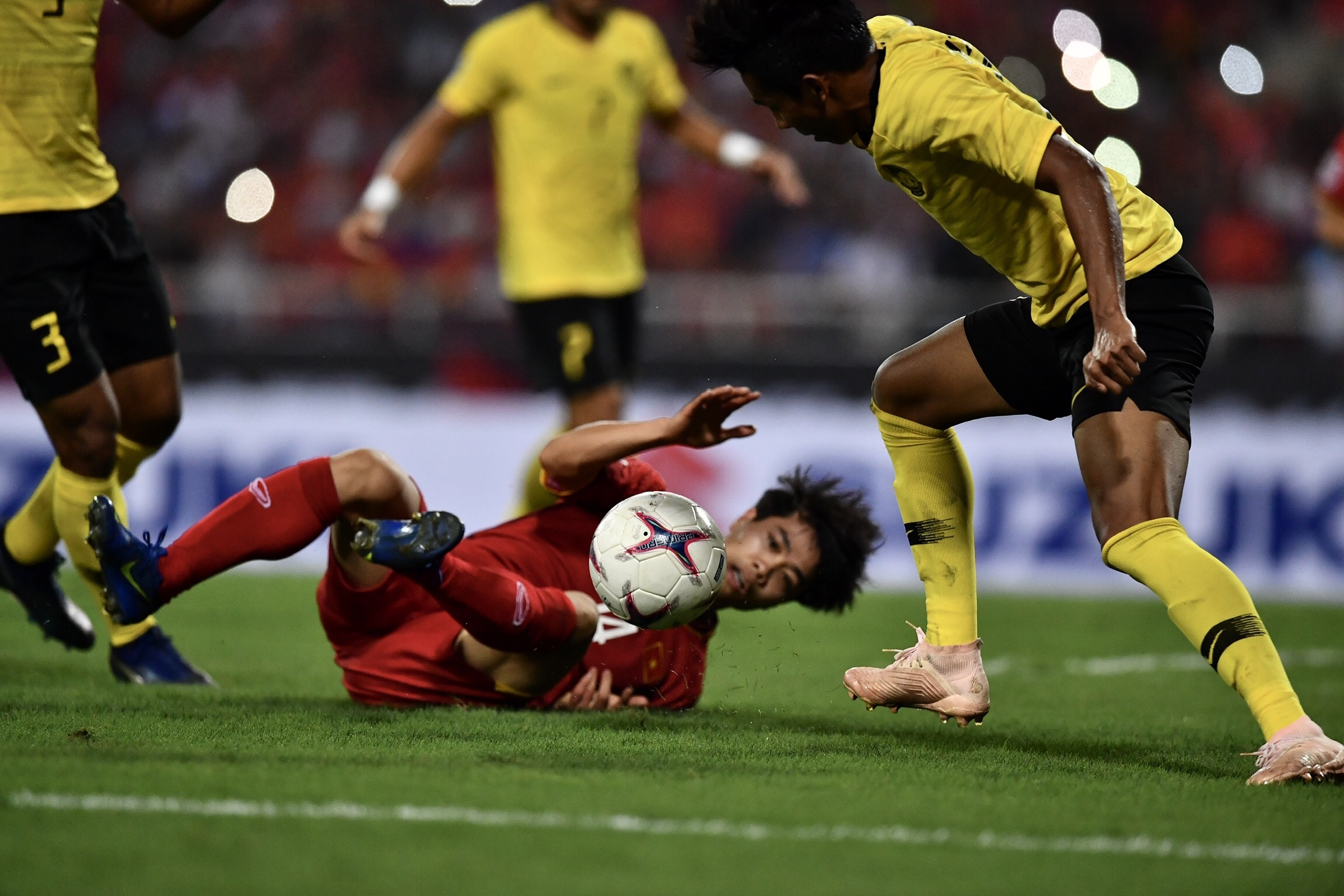 Tuyen Viet Nam gap tuyen Malaysia AFF Cup anh 19