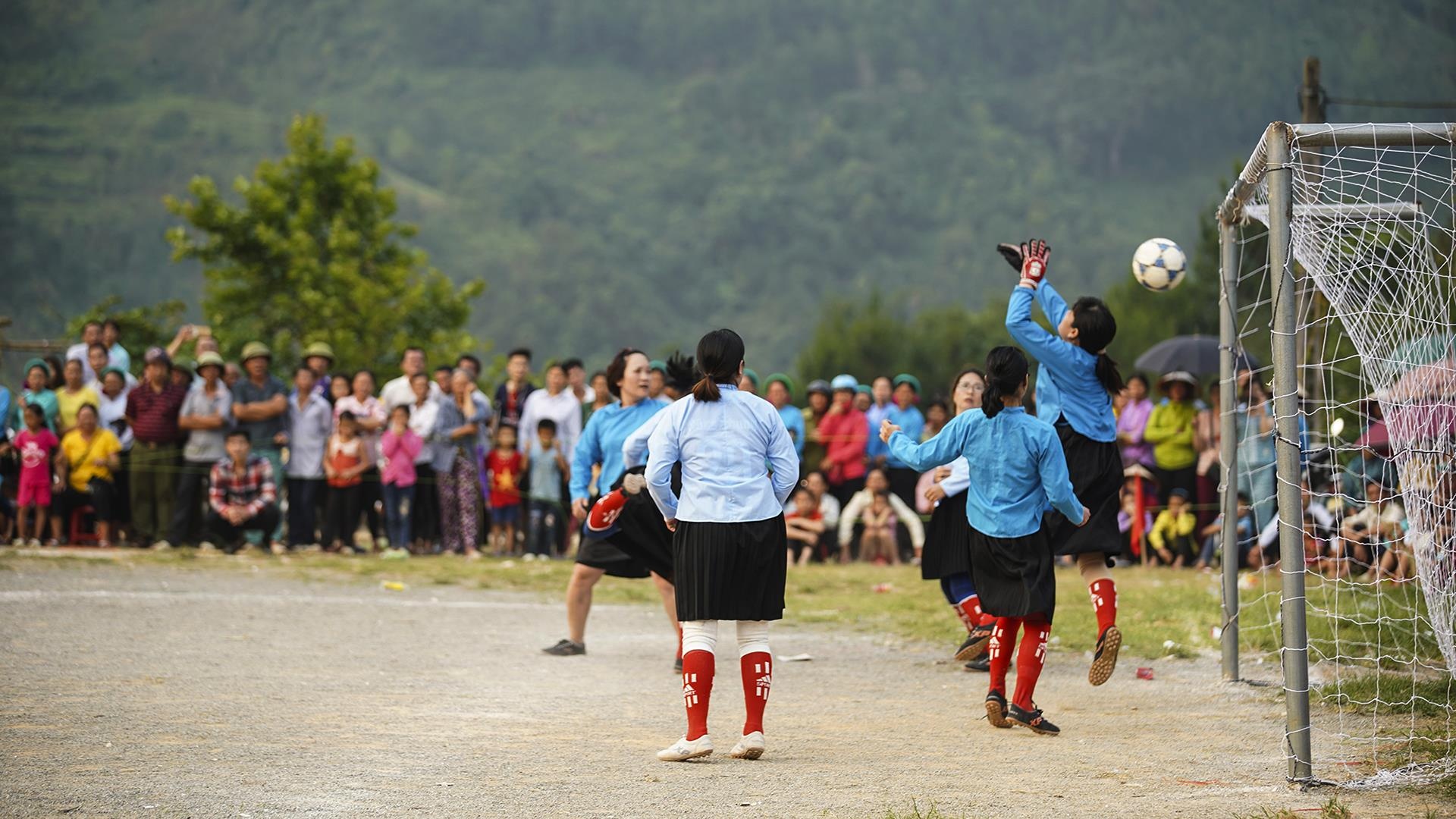 phu nu dan toc da bong o Binh Lieu anh 3