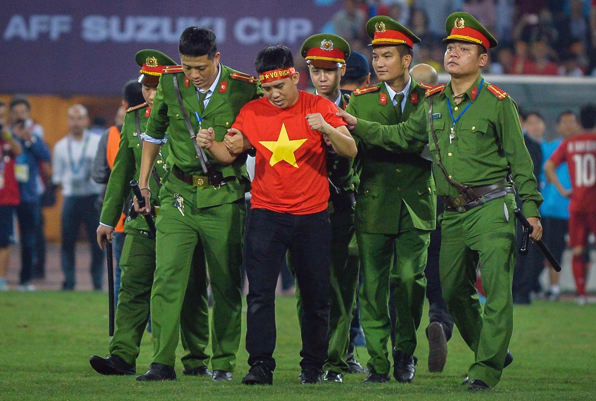 co dong vien qua khich anh 5