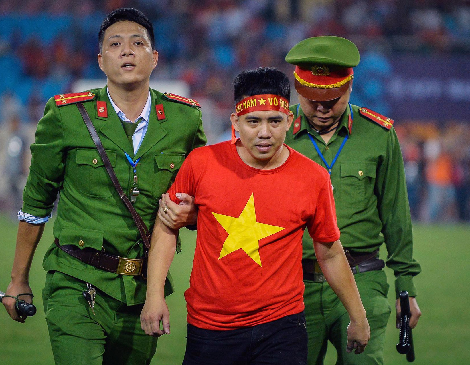 co dong vien qua khich anh 8