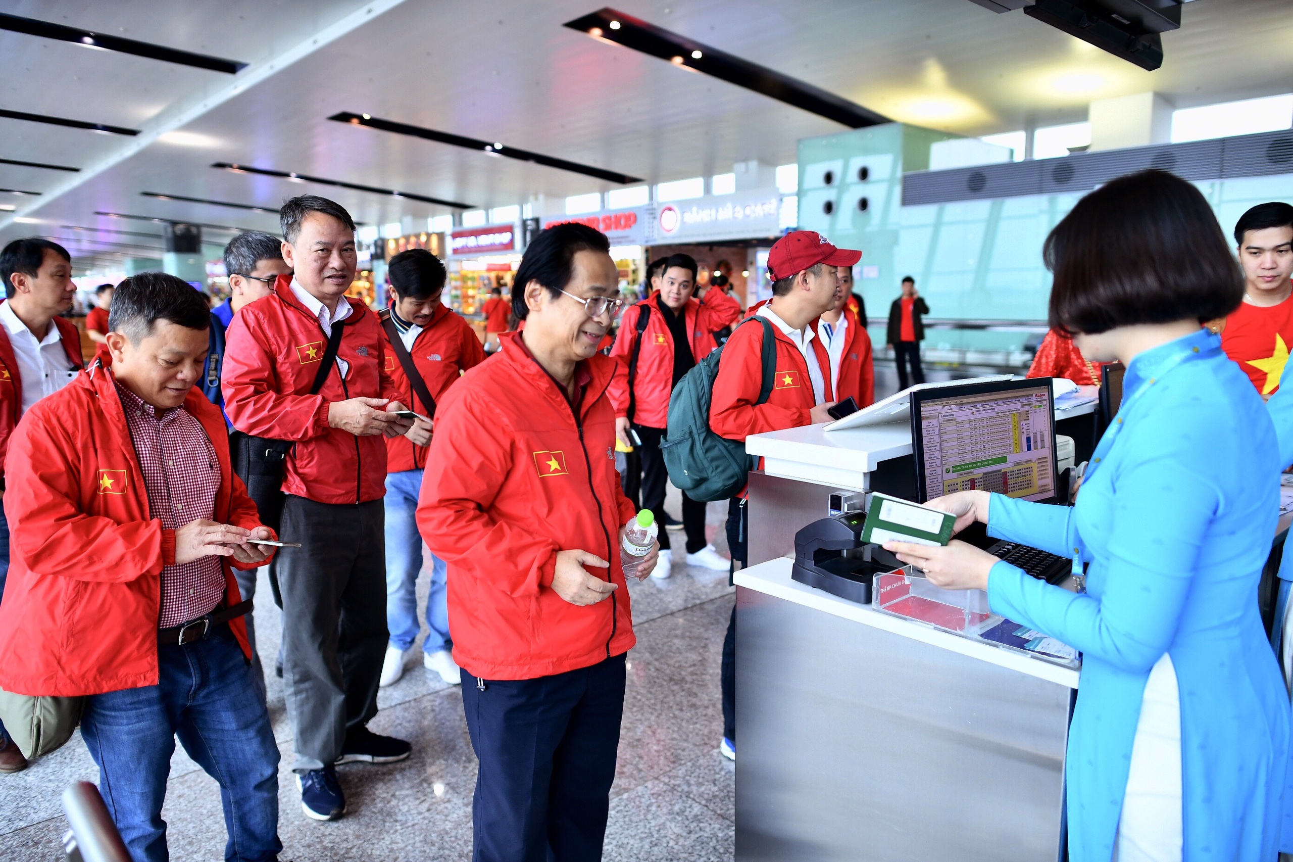 CDV sang Malaysia co vu AFF Cup anh 10