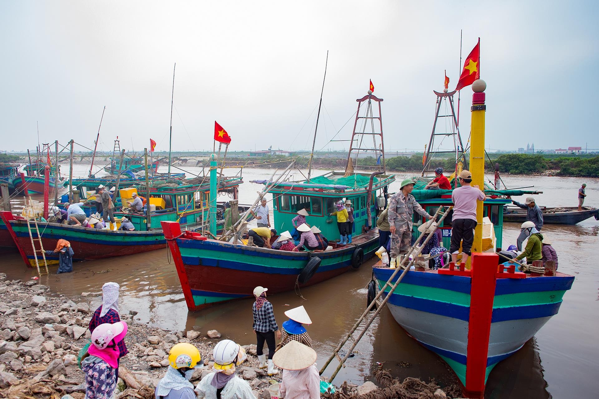 nghề đóng tàu đi biển ở Nam Định ảnh 23 nghe dong tau di bien o Nam Dinh anh 23
