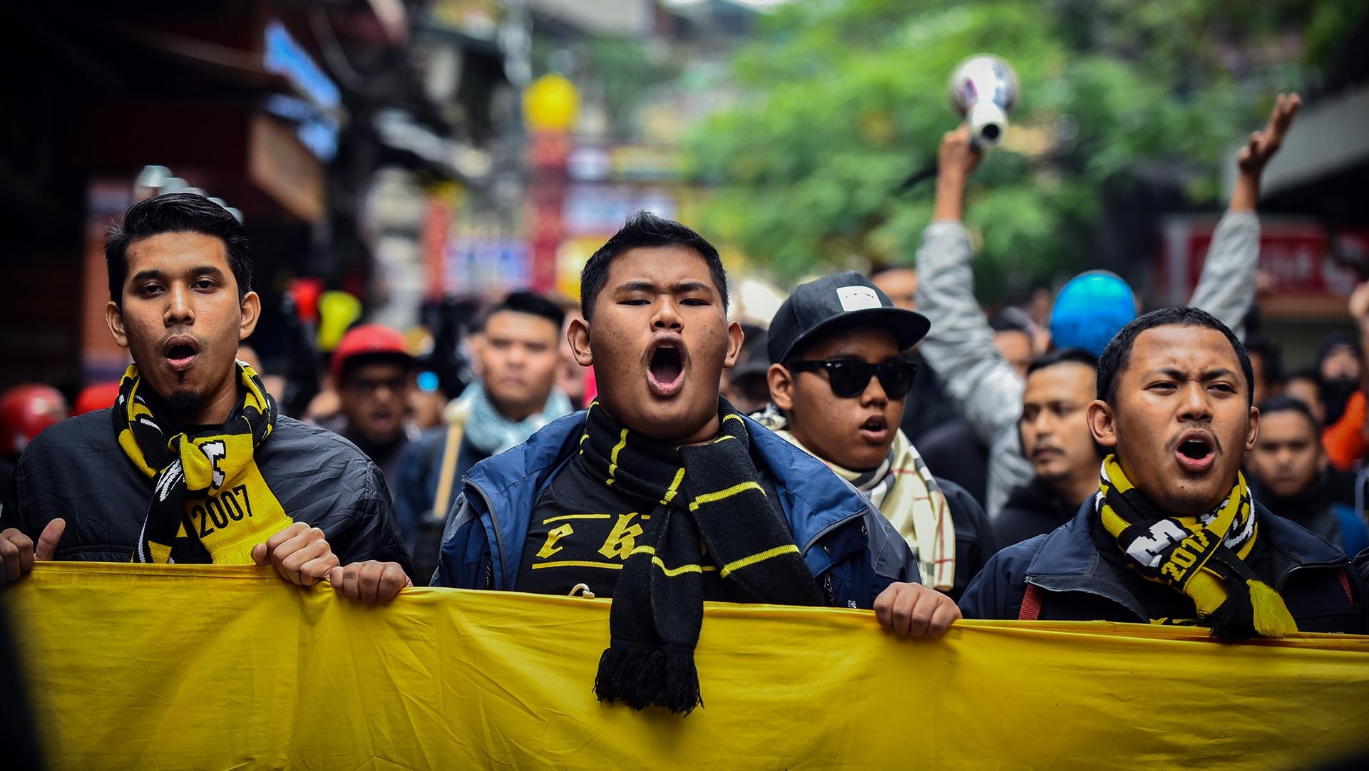 CDV Malaysia nao loan pho co Ha Noi truoc tran chung ket hinh anh