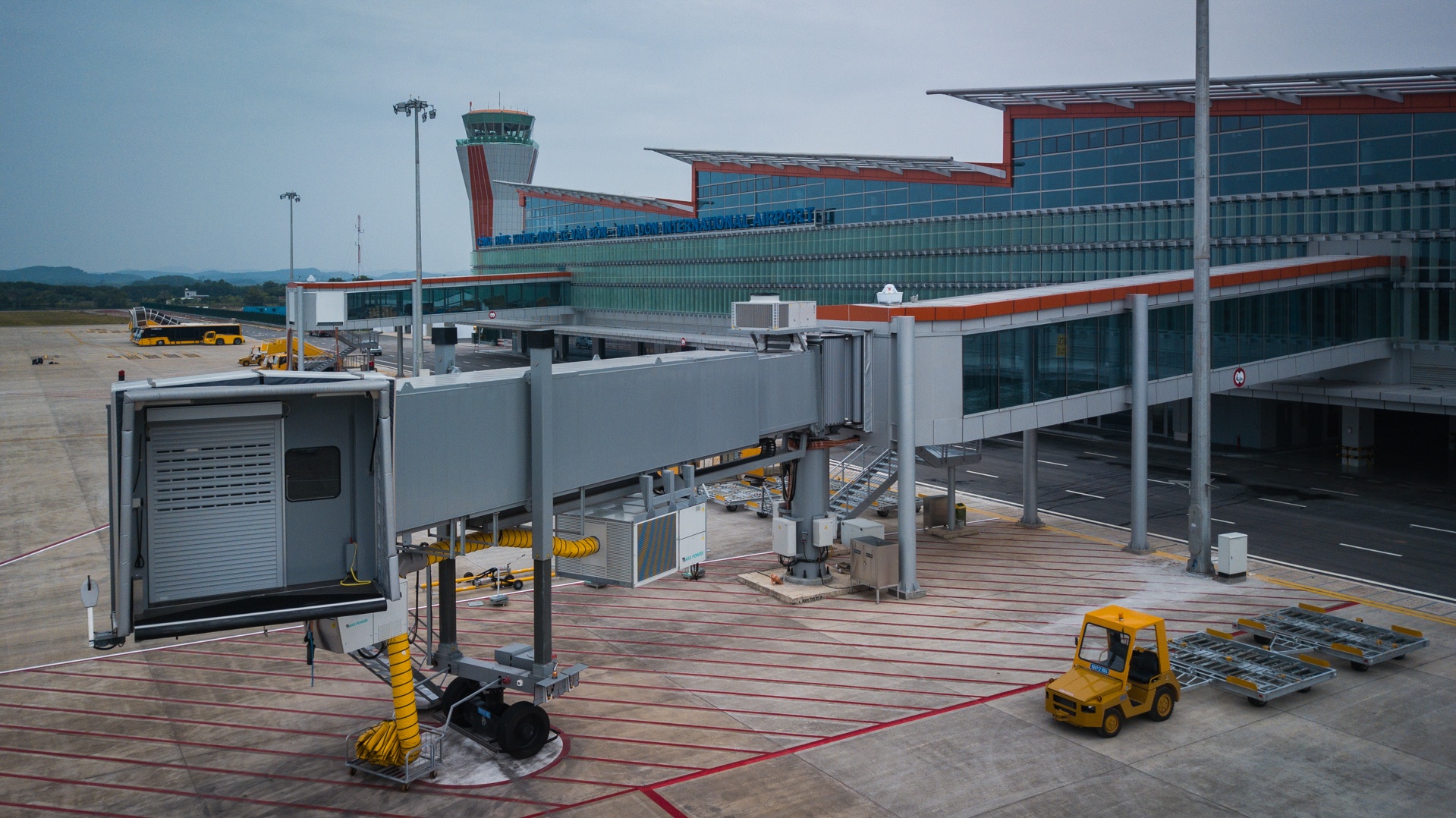 Cang hang khong san bay Van Don o Quang Ninh anh 7