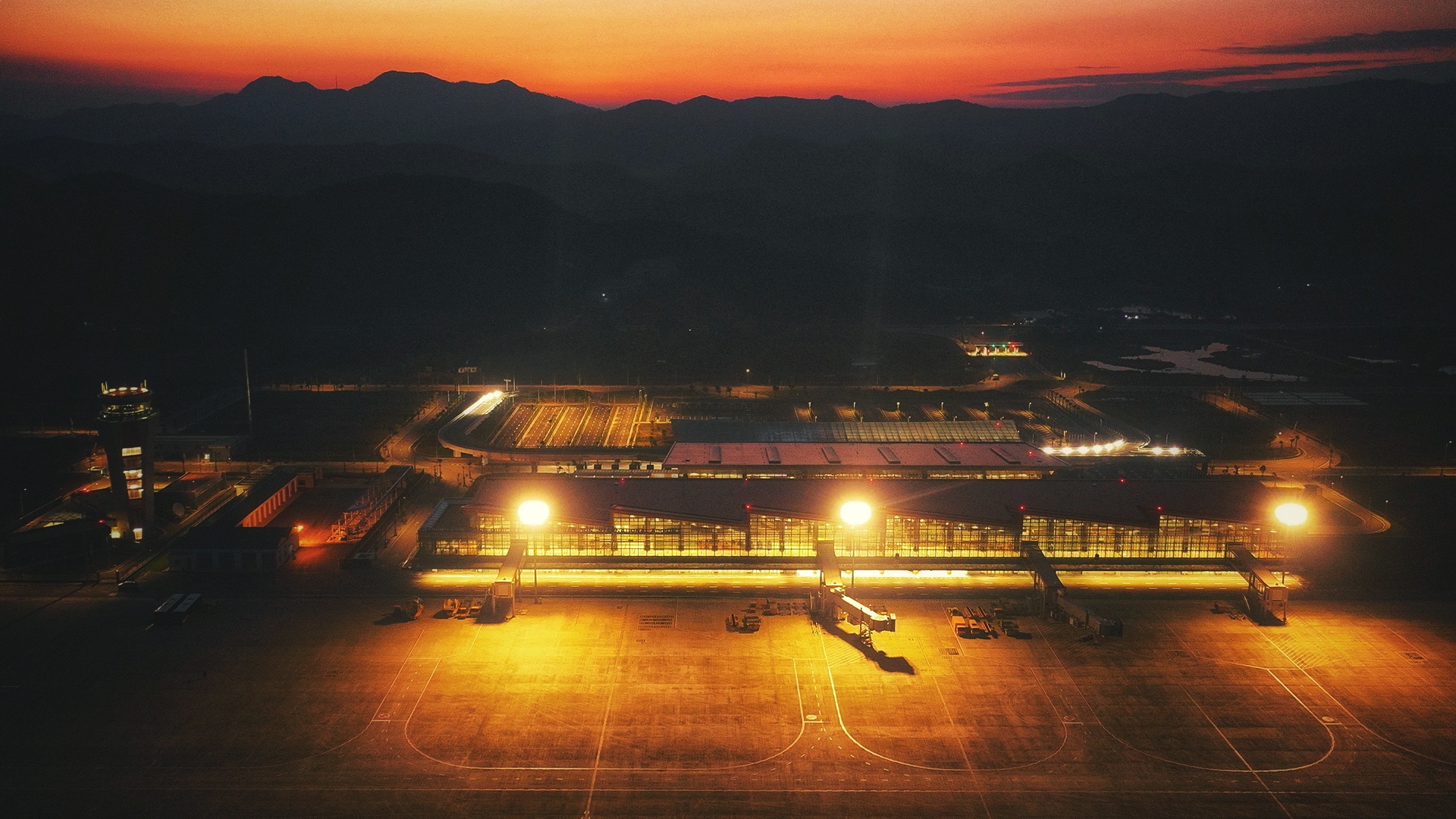 Cang hang khong san bay Van Don o Quang Ninh anh 2