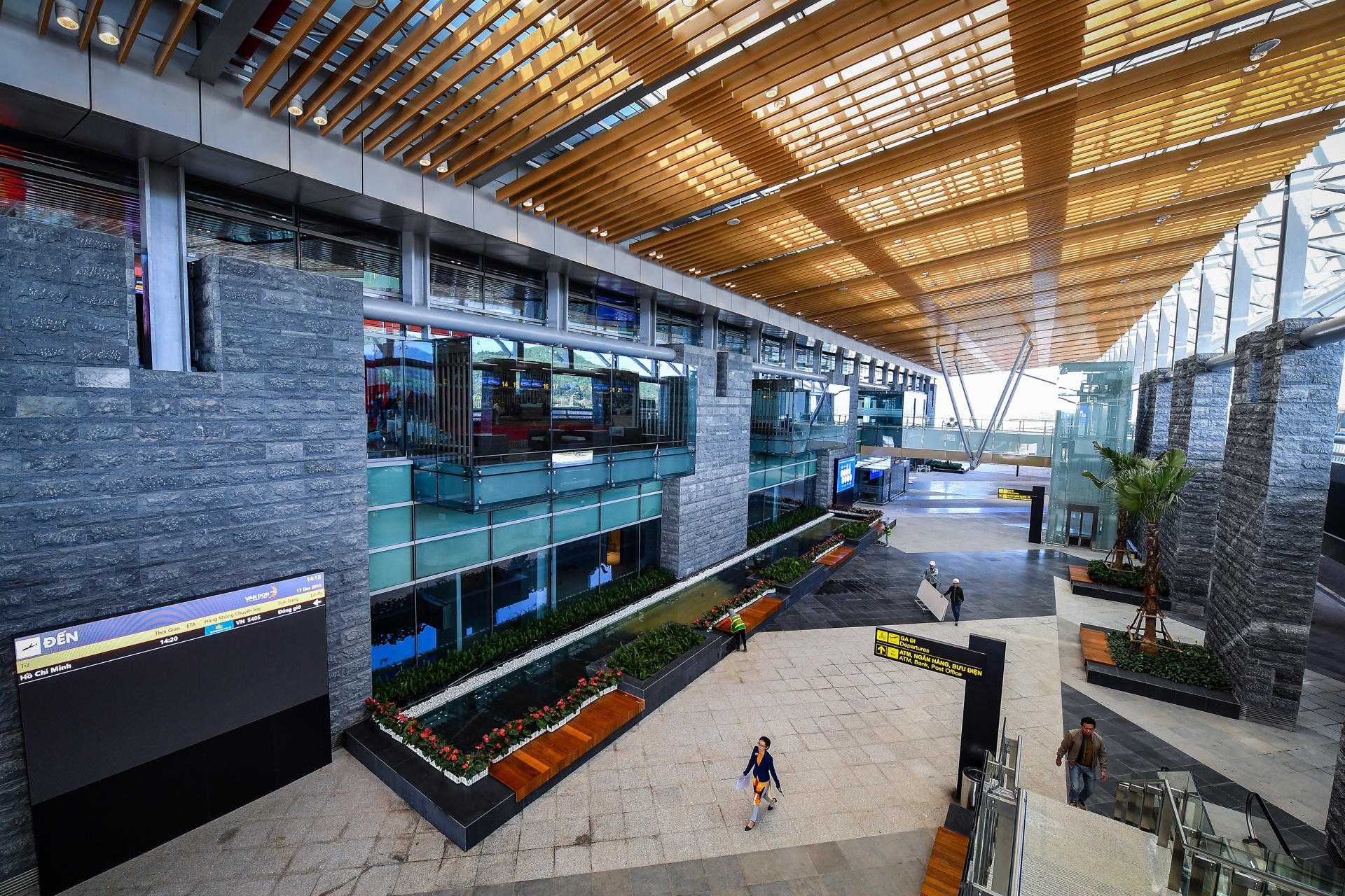 Cang hang khong san bay Van Don o Quang Ninh anh 16