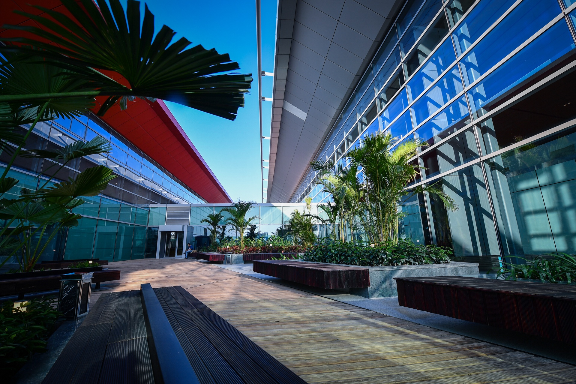 Cang hang khong san bay Van Don o Quang Ninh anh 12