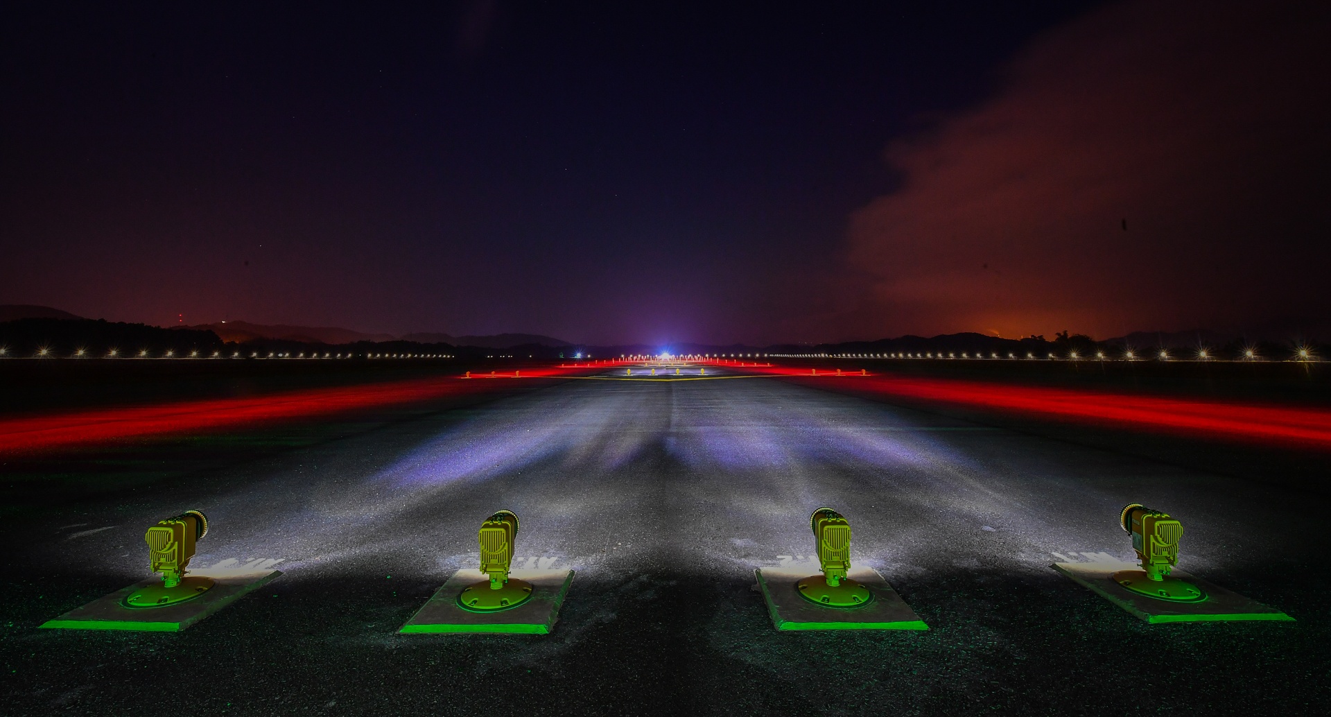Cang hang khong san bay Van Don o Quang Ninh anh 45