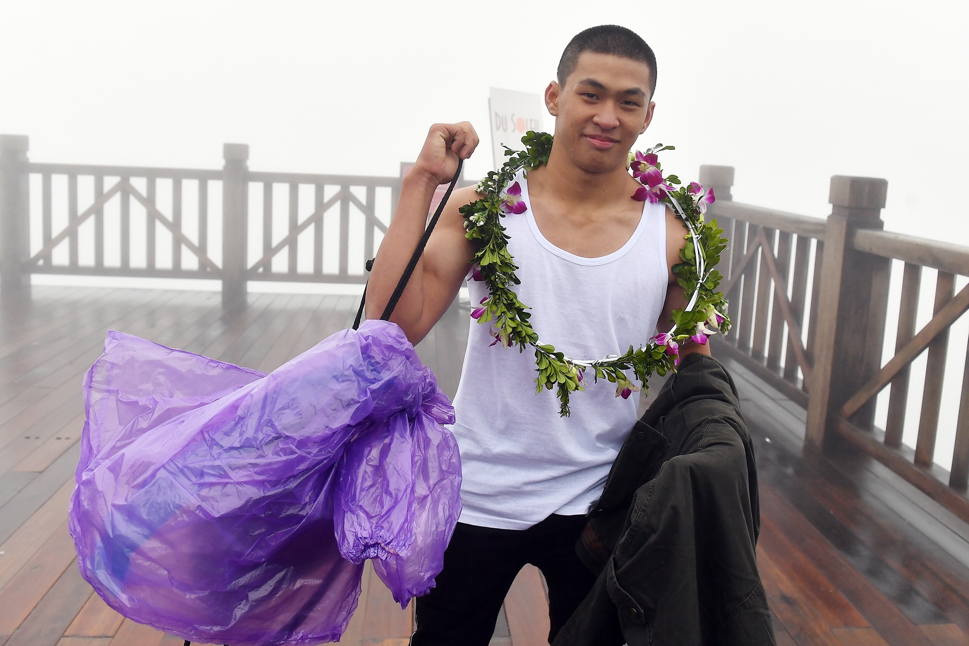 len dinh Fansipan anh 2