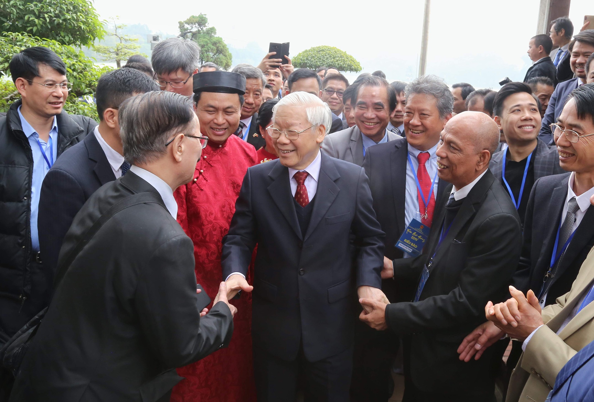 Tong bi thu tha ca chep tien Tao quan anh 2