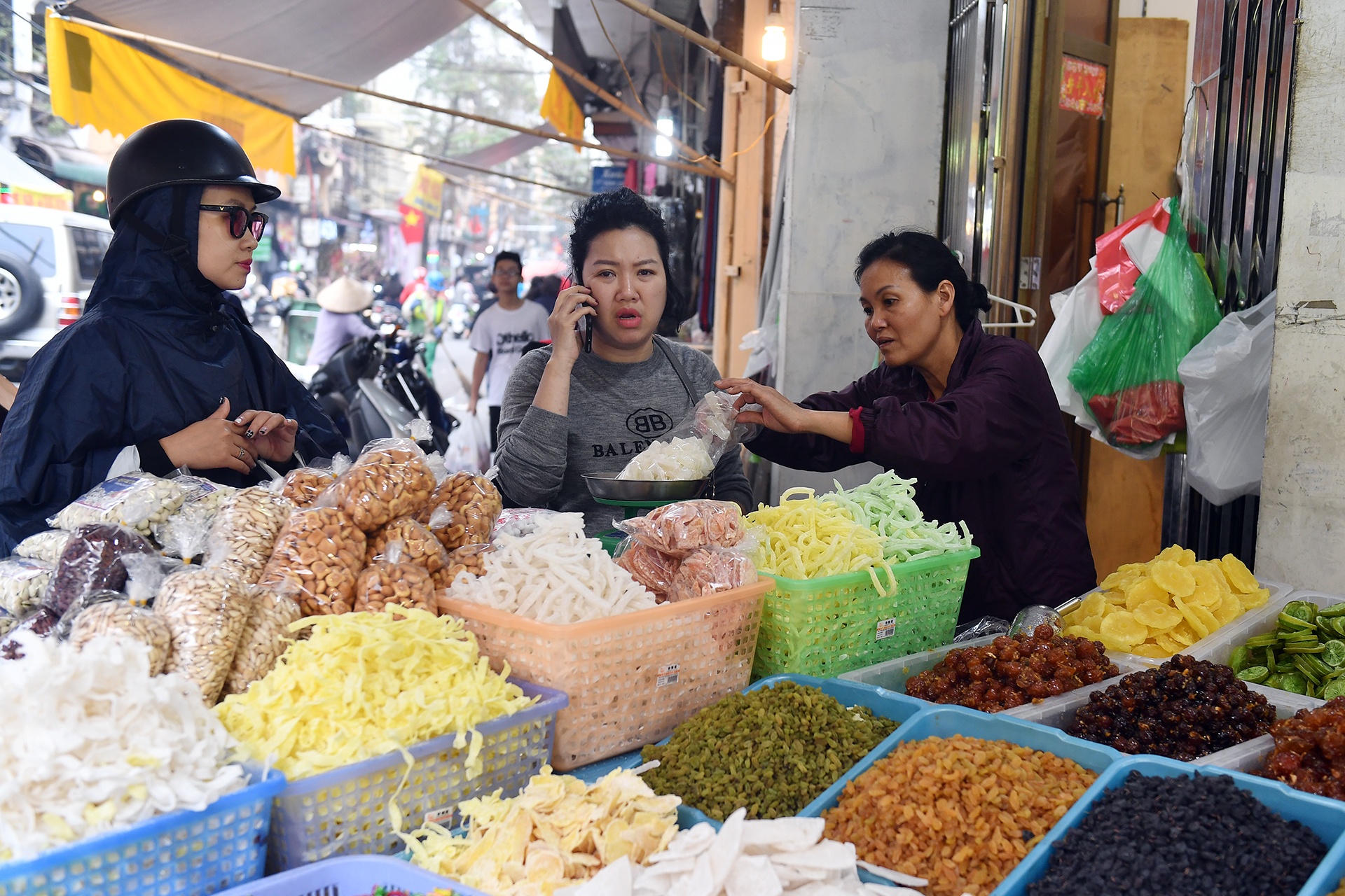 mua sam Tet Nguyen dan tren pho co anh 12