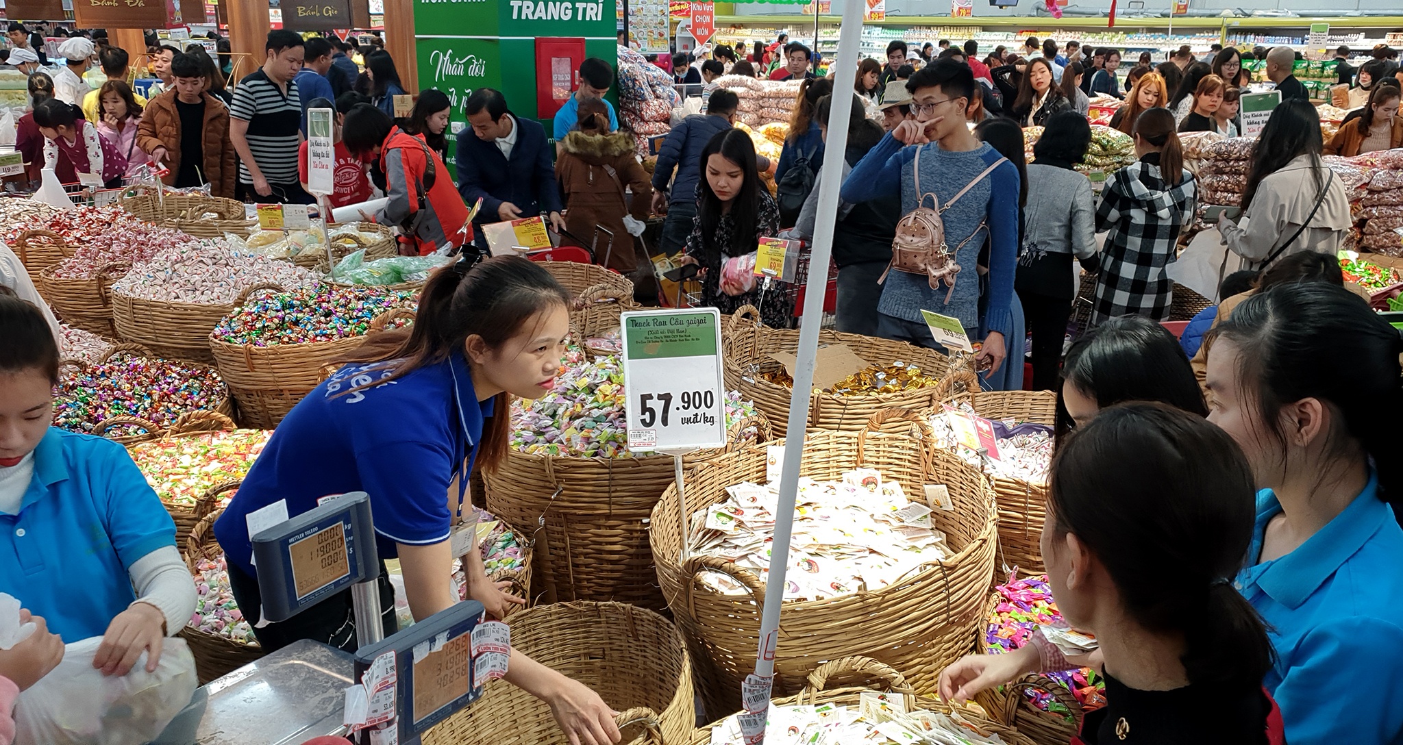 sam Tet o sieu thi ngay dau nghi le anh 3