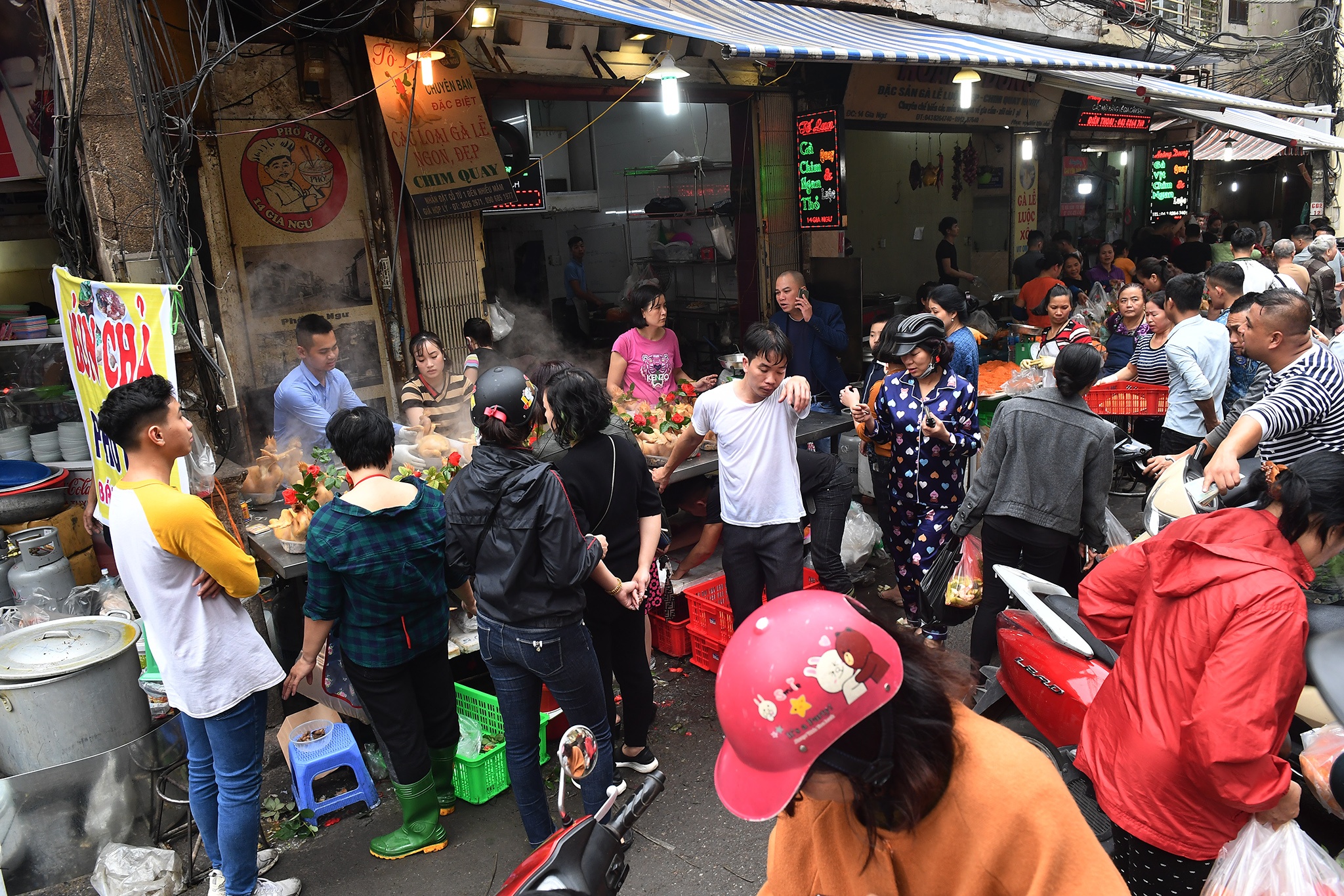 ga cung giao thua dat khach o Gia Ngu anh 2