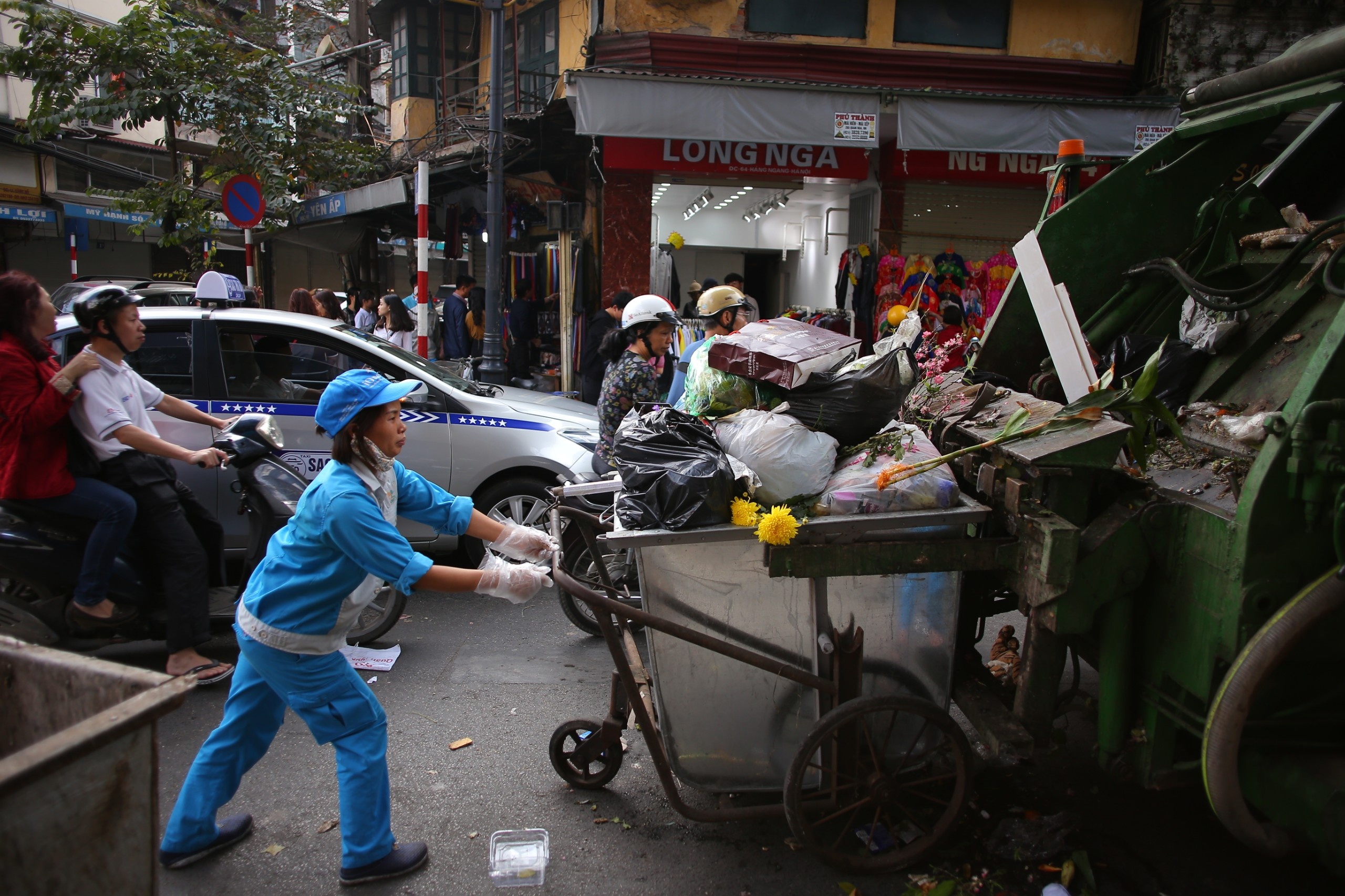 Ha Noi chieu 30 Tet anh 14