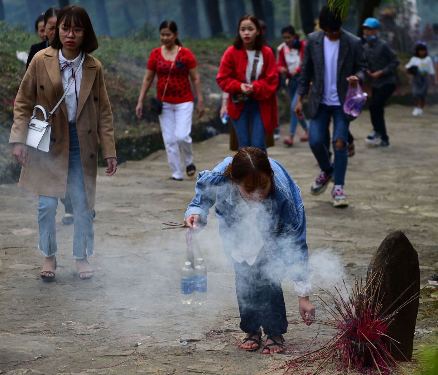 Đi lễ ngày Tết ảnh 9 Di le ngay Tet anh 9