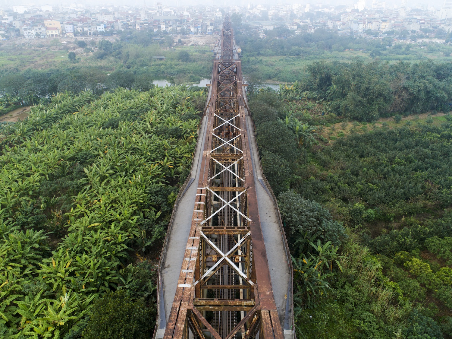 canh dep tren cac cay cau o Ha Noi ngay Tet anh 22