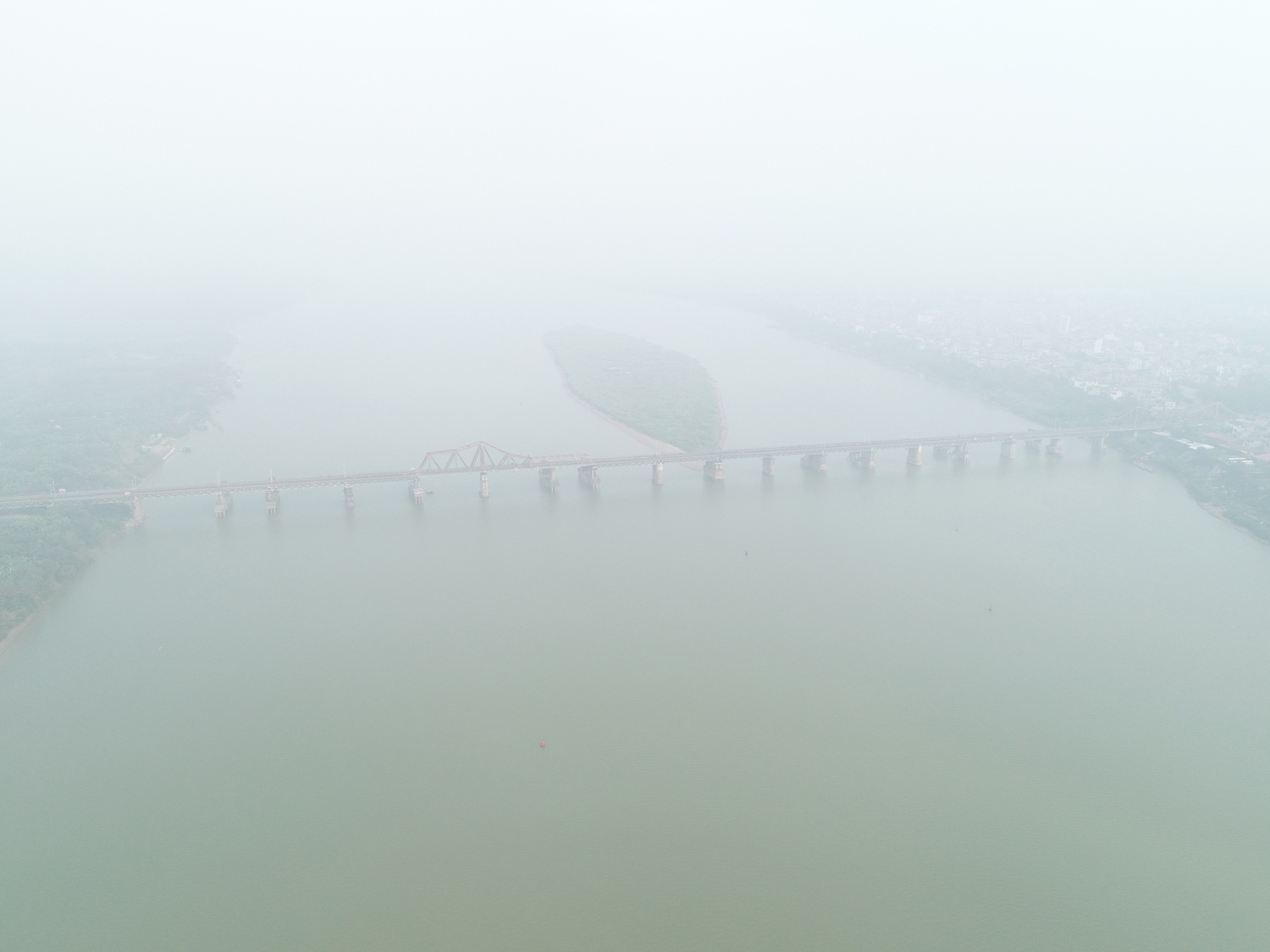 canh dep tren cac cay cau o Ha Noi ngay Tet anh 29