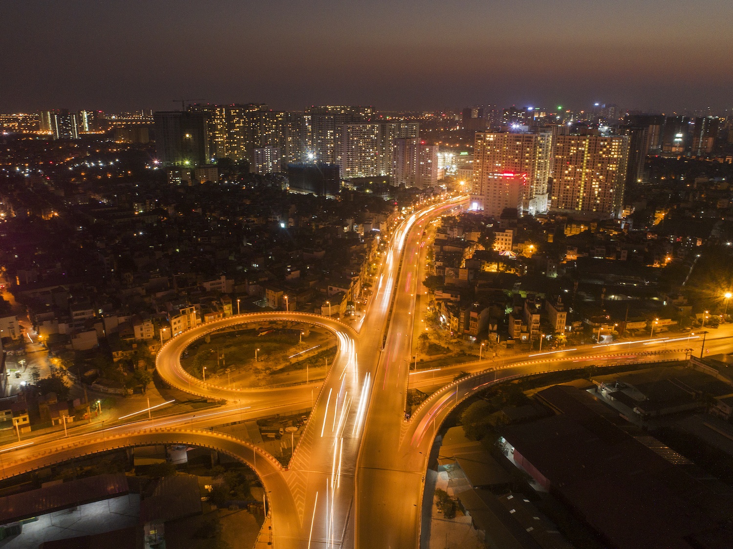 canh dep tren cac cay cau o Ha Noi ngay Tet anh 40