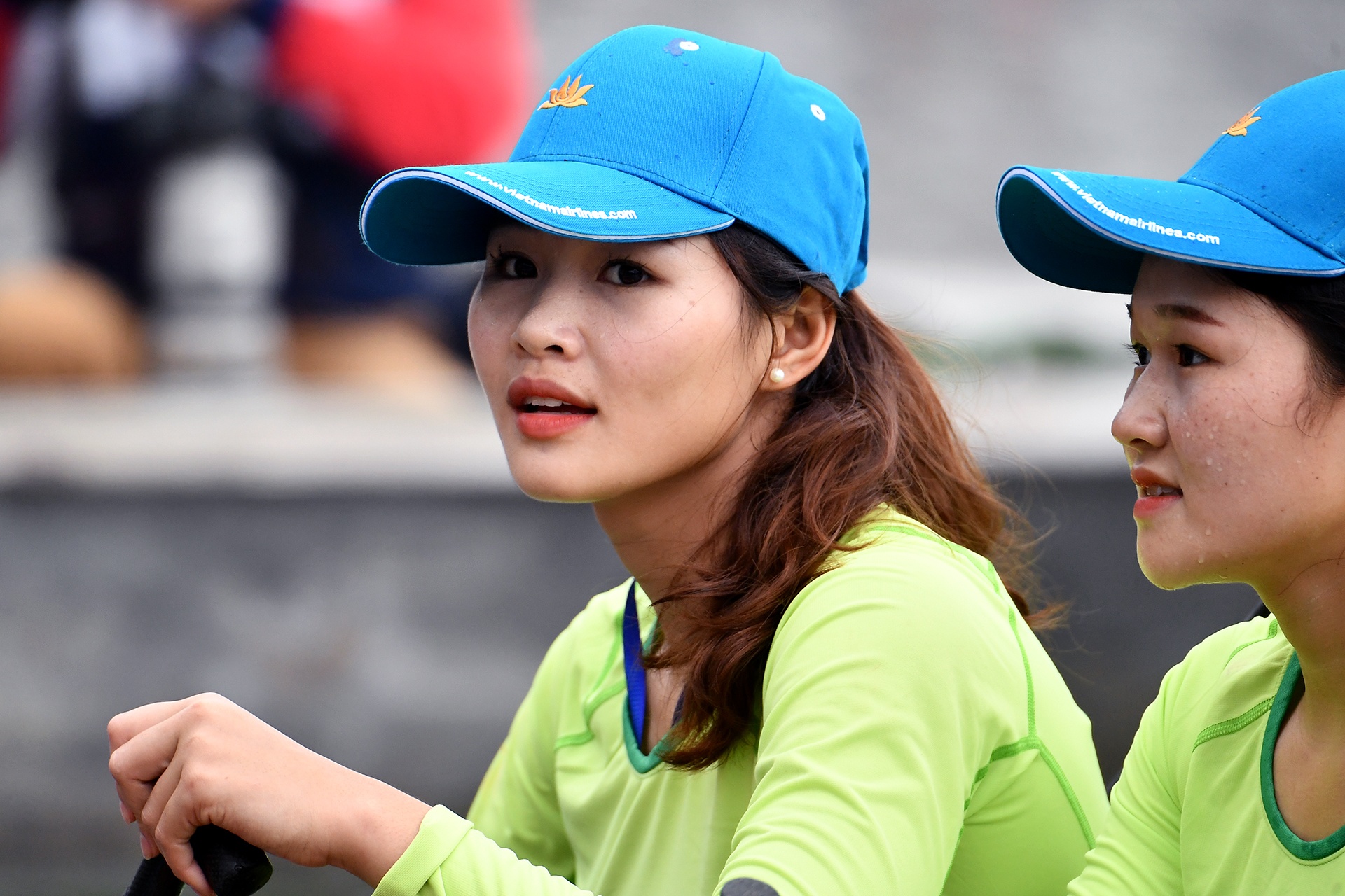 người đẹp xứ trà đua thuyền rồng hồ Tây ảnh 4 nguoi dep xu tra dua thuyen rong ho Tay anh 4