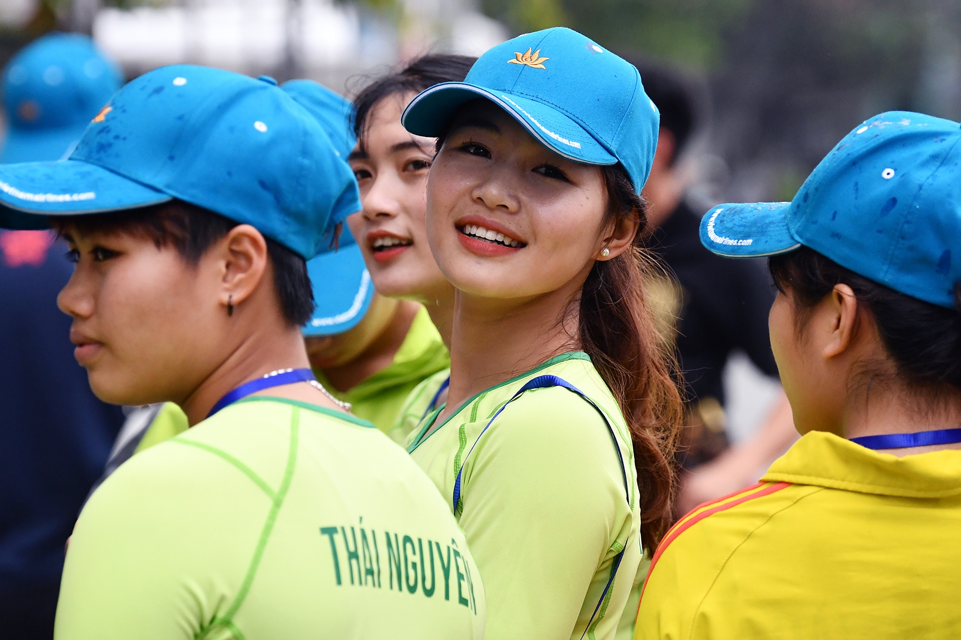người đẹp xứ trà đua thuyền rồng hồ Tây ảnh 5 nguoi dep xu tra dua thuyen rong ho Tay anh 5