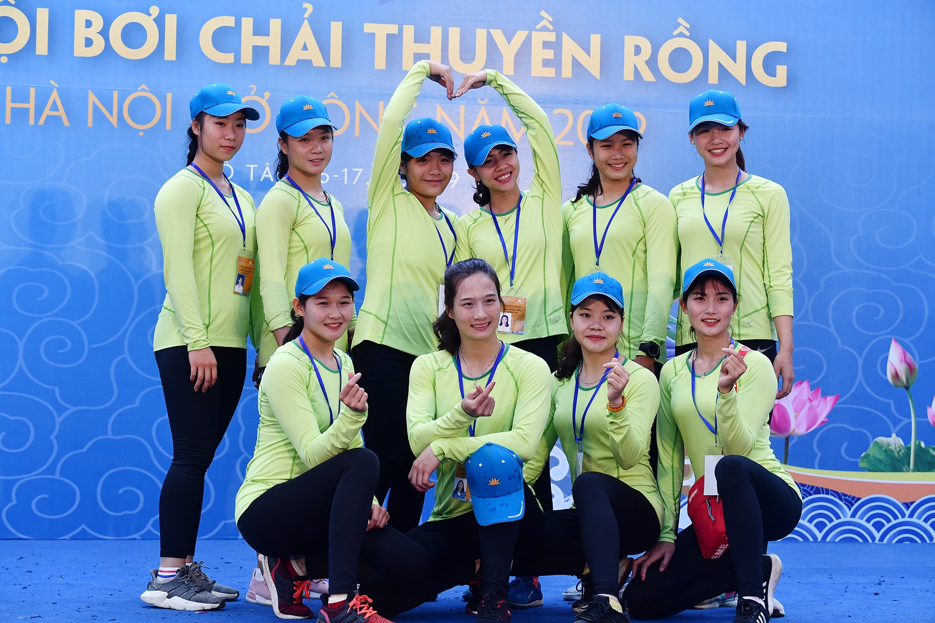 người đẹp xứ trà đua thuyền rồng hồ Tây ảnh 9 nguoi dep xu tra dua thuyen rong ho Tay anh 9