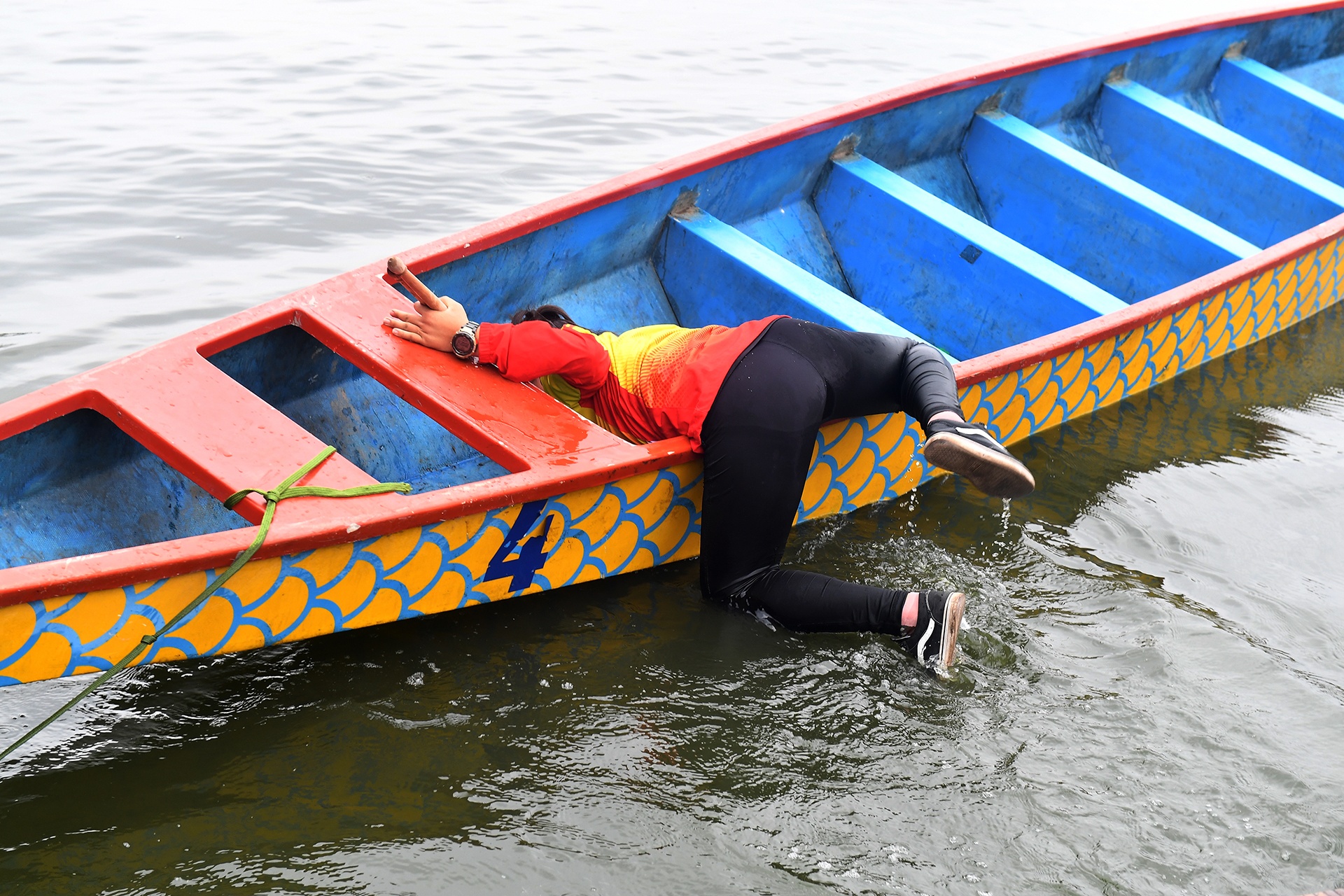 dua boi chai thuyen rong o ho Tay anh 8