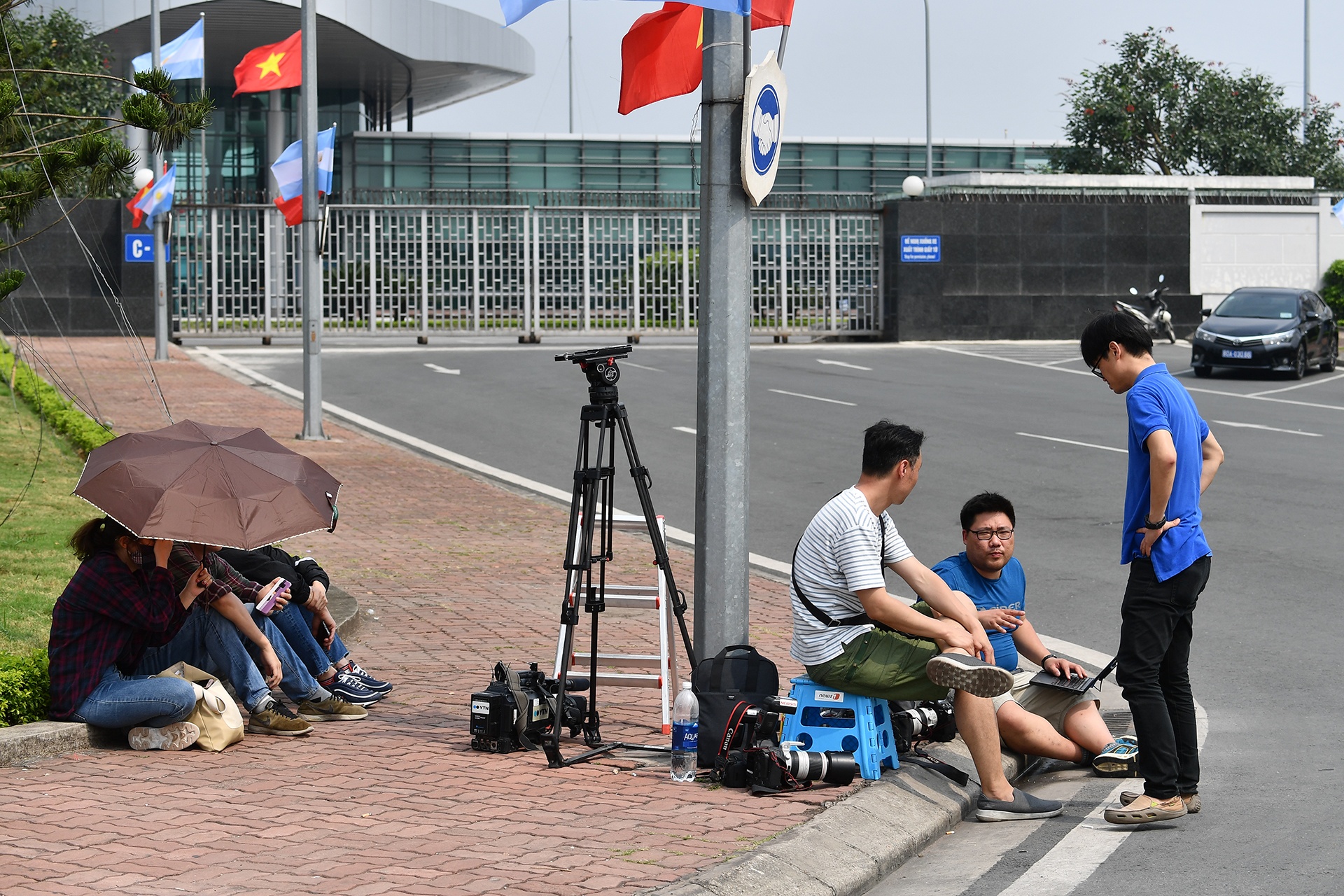 C-17 san bay noi bai anh 1