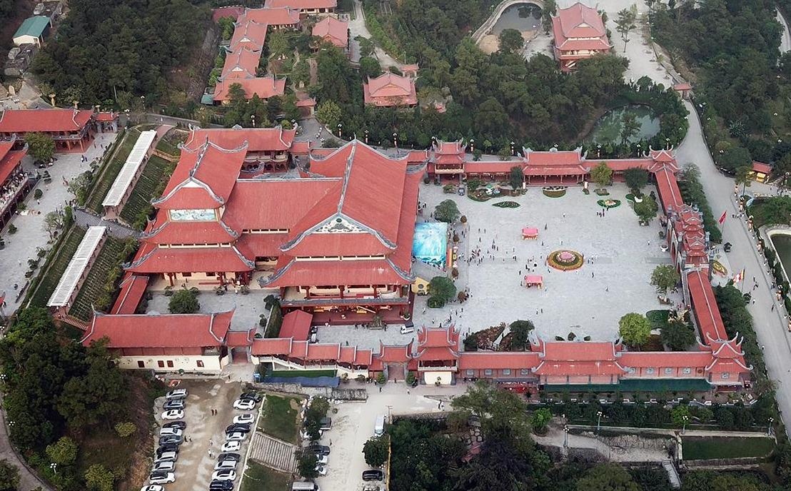 Quy mo hoanh trang cua chua Ba Vang, noi gay xon xao vi 'thinh vong' hinh anh