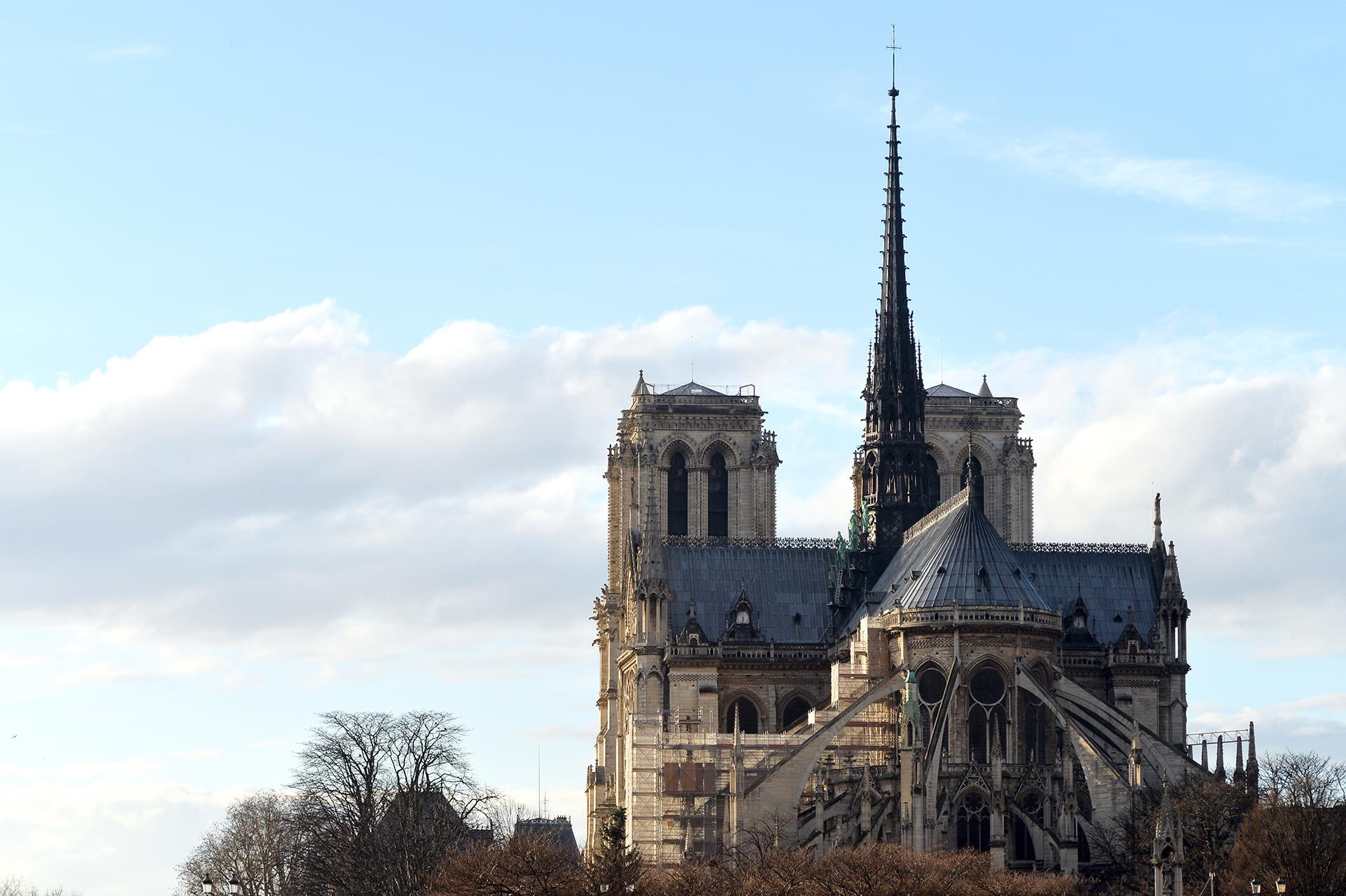 nha tho Duc Ba Paris anh 9