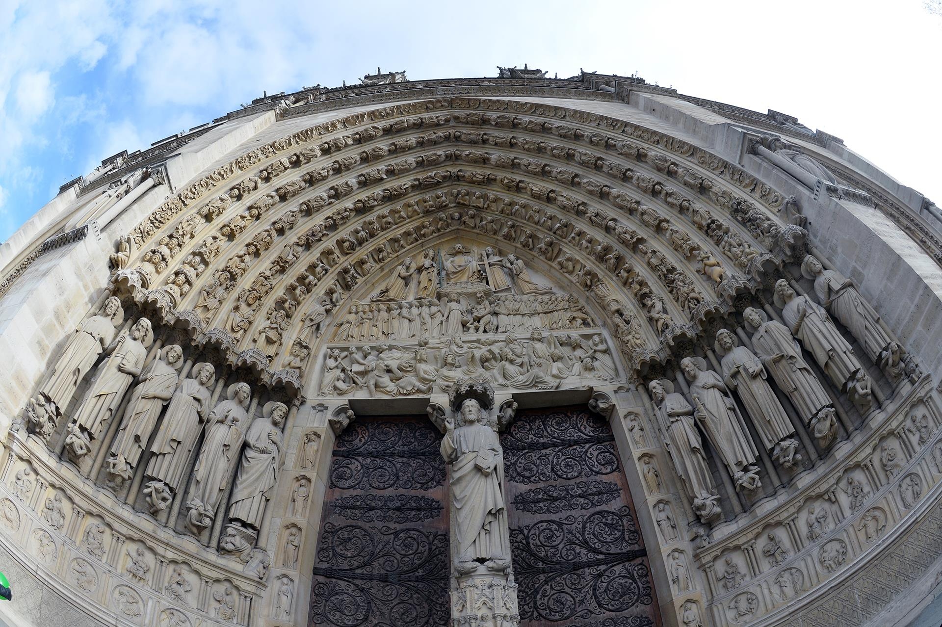 nha tho Duc Ba Paris anh 8