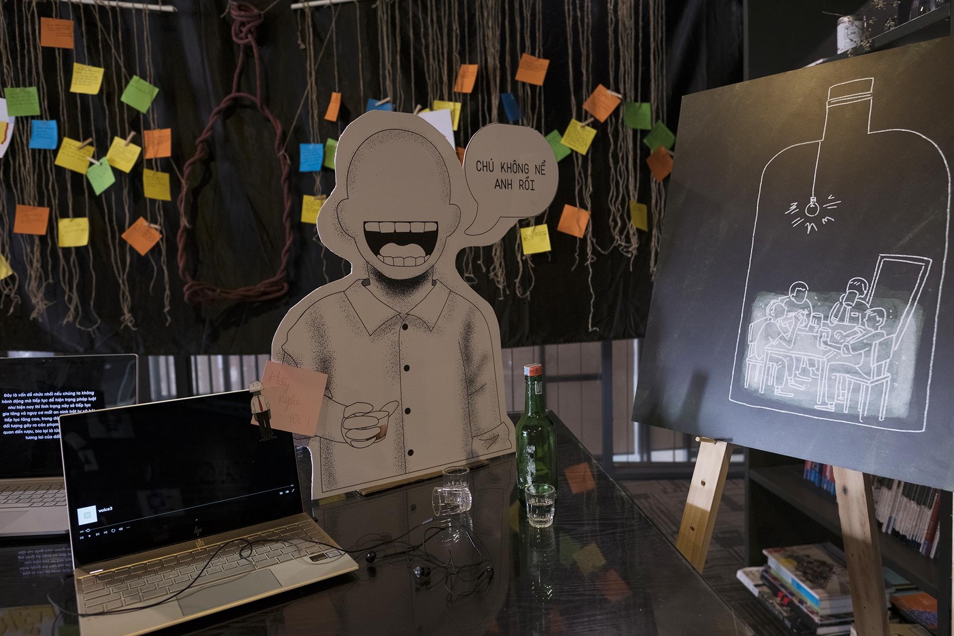 trien lam tac hai cua ruou anh 2