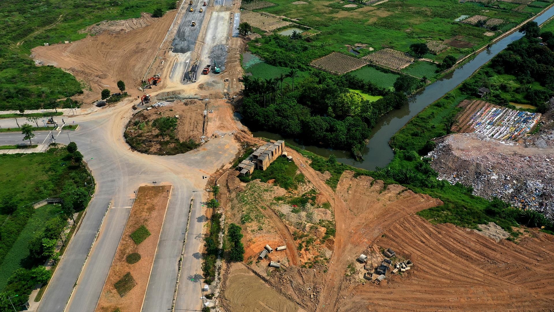 duong moi noi Nguyen Van Huyen va khu Ngoai giao doan anh 2