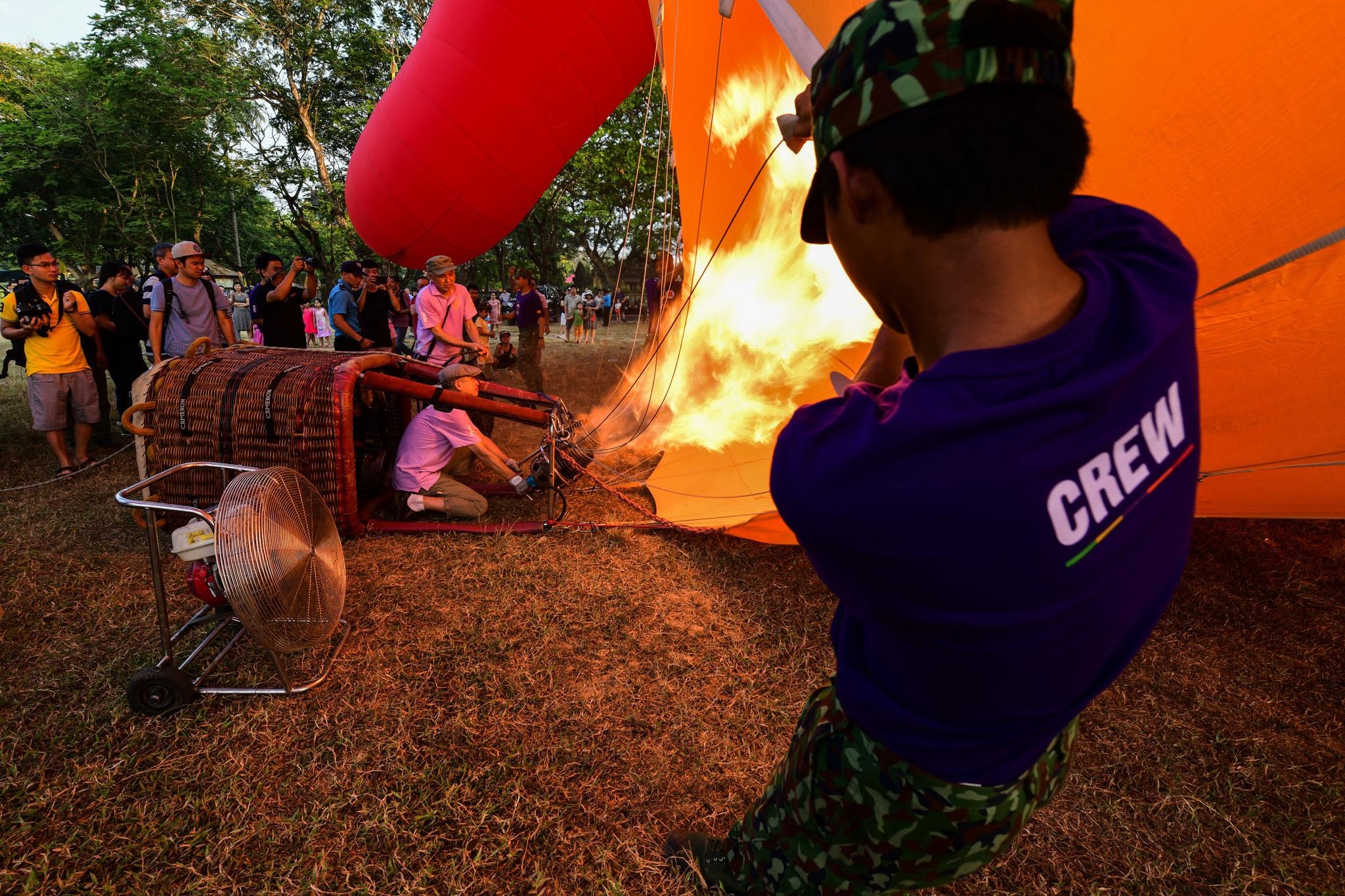 Hue nhin tu Khinh khi cau anh 2