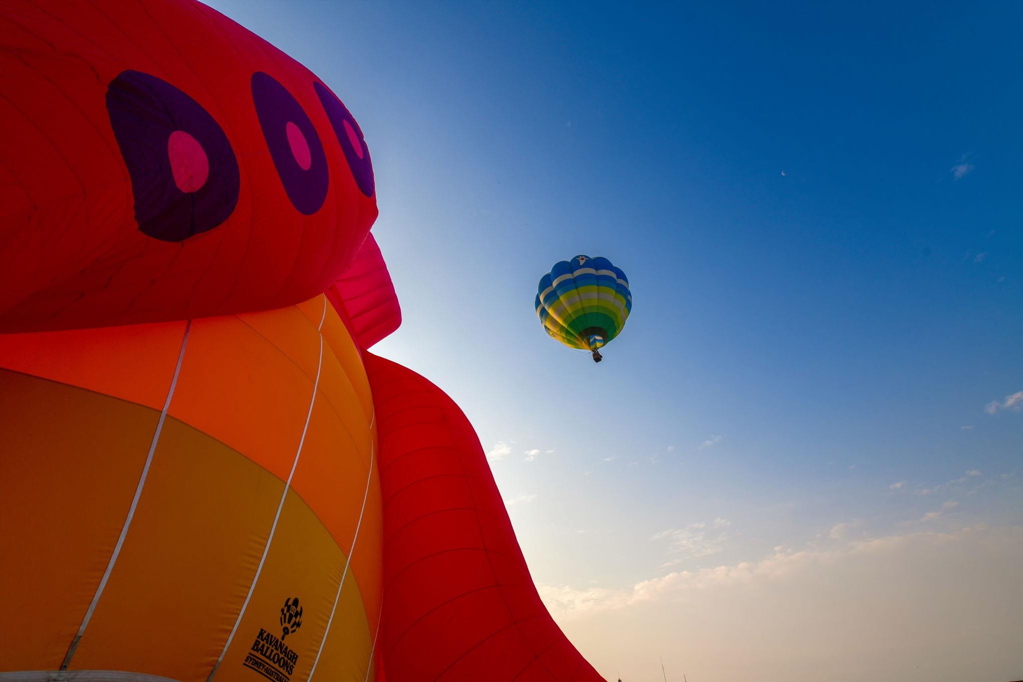 Hue nhin tu Khinh khi cau anh 3