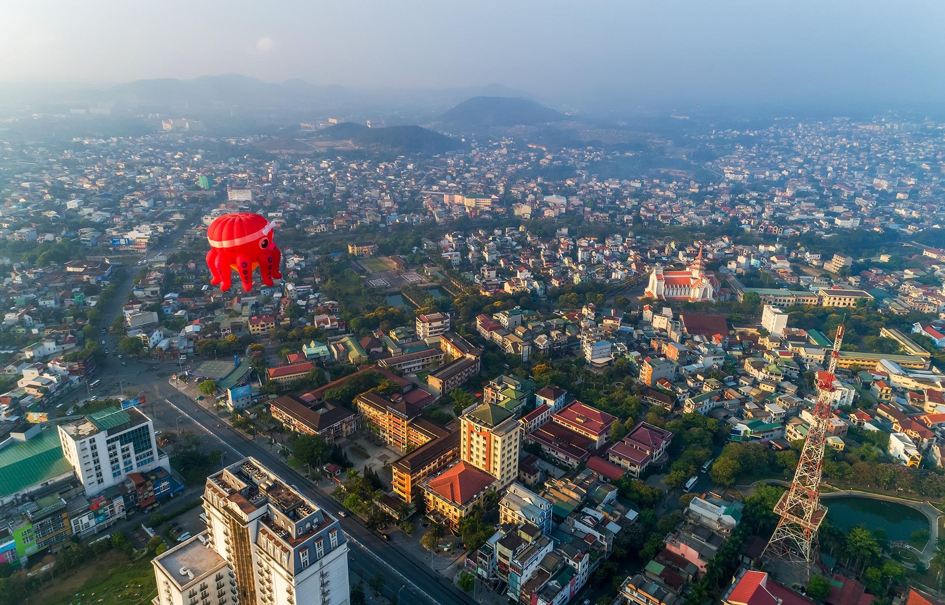 Hue nhin tu Khinh khi cau anh 6