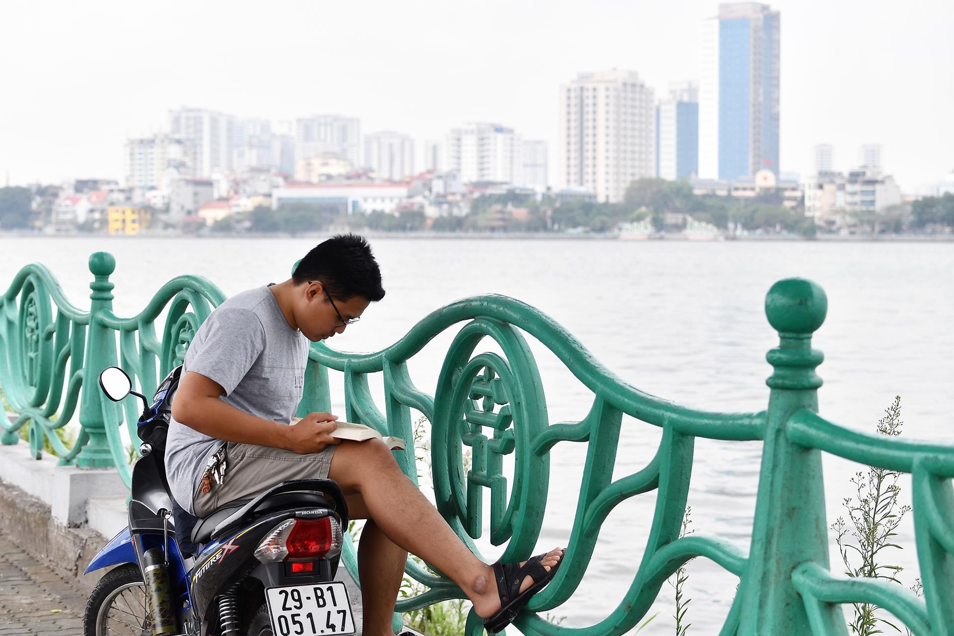 duong pho Ha Noi ngay nghi le anh 10