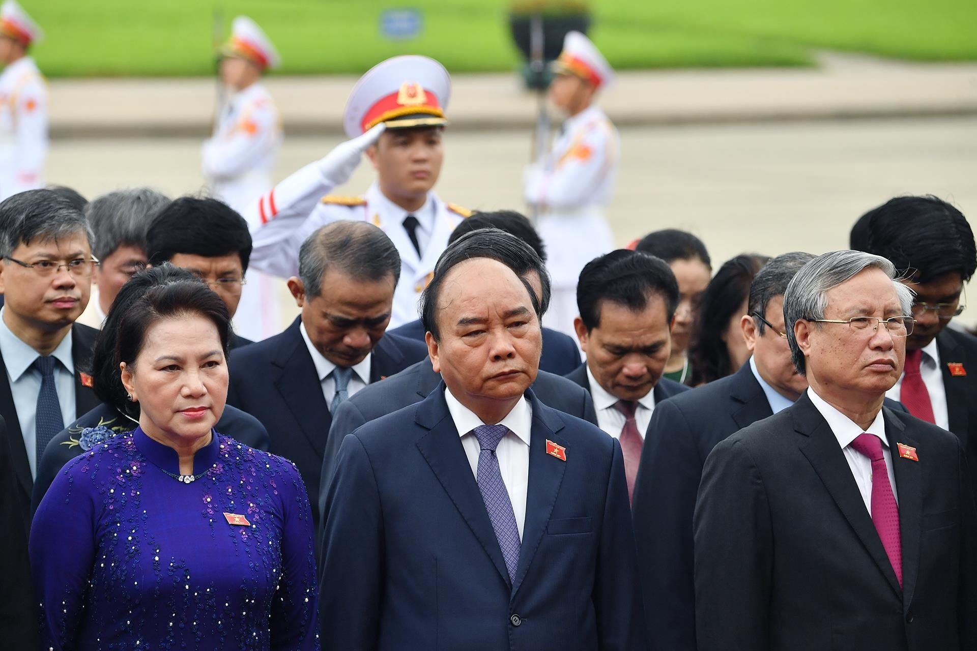 Dai bieu QH vieng Chu tich Ho Chi Minh ngay khai mac ky hop thu 7 hinh anh