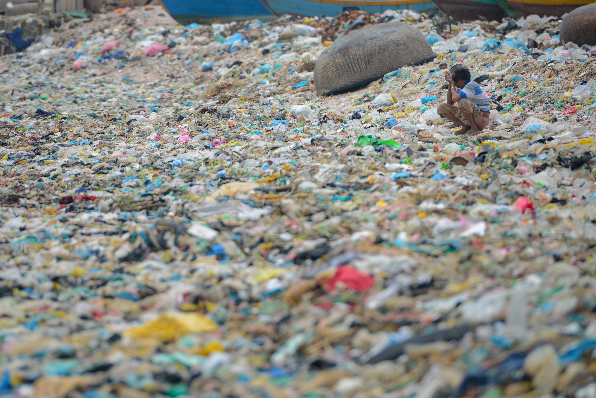 rac thai khap ca nuoc anh 8