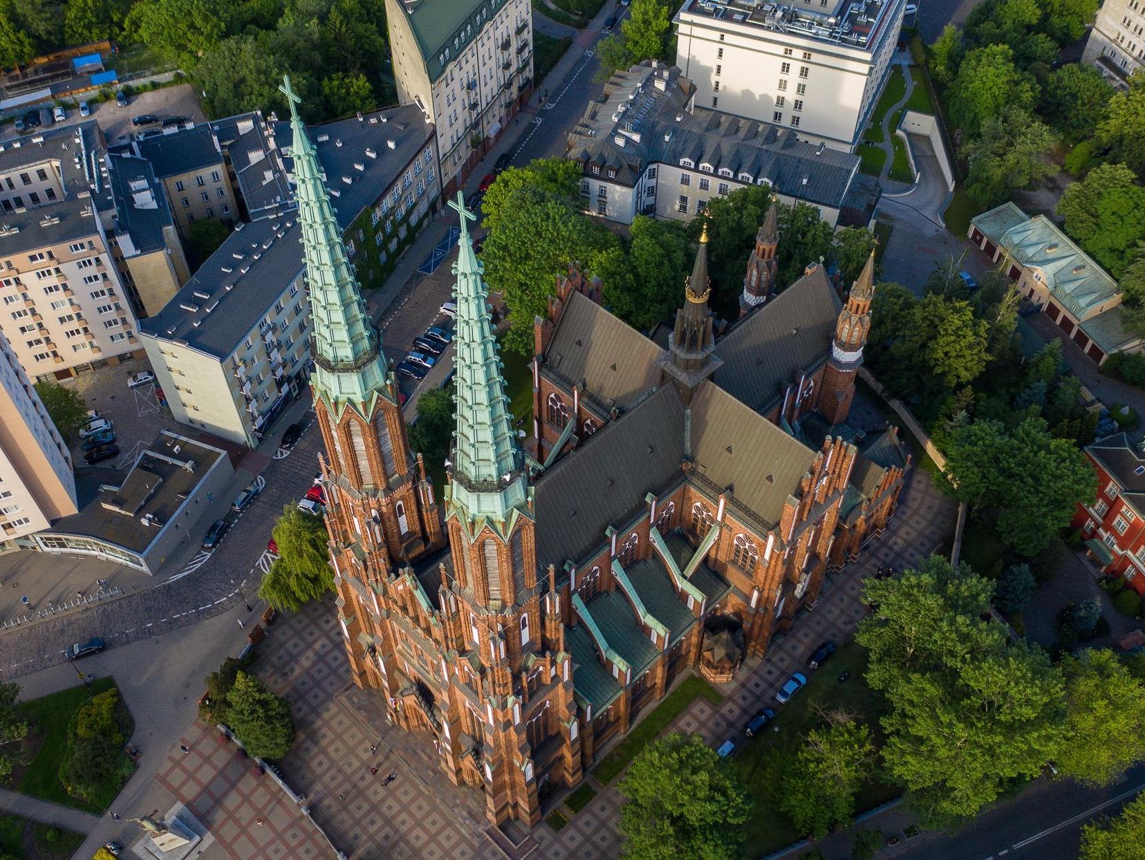 Lang thang thu do Ba Lan, thanh pho di len tu dong tro tan hinh anh