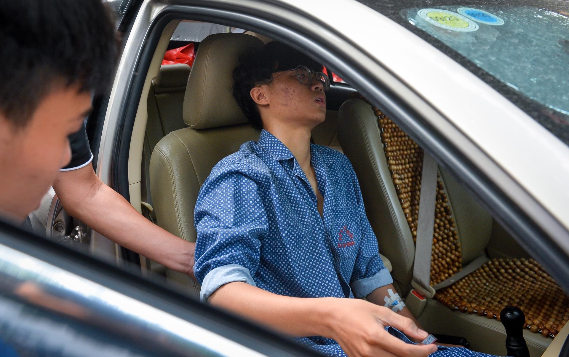 canh xuc dong cua si tu thi THPT quoc gia 2019 anh 45